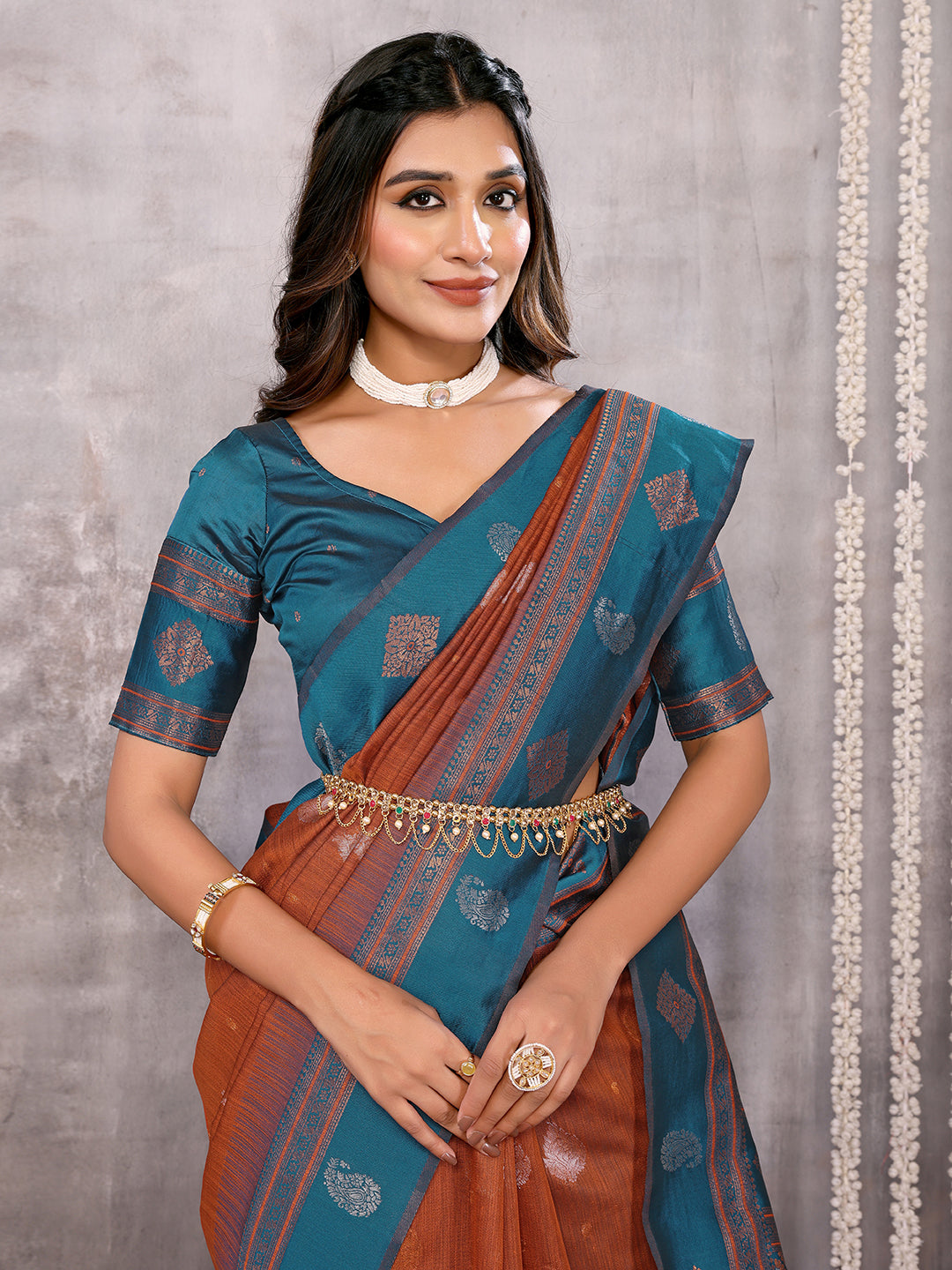 Janasya Rust Cotton Linen Paisley Kanjivaram Saree | Grocsy
