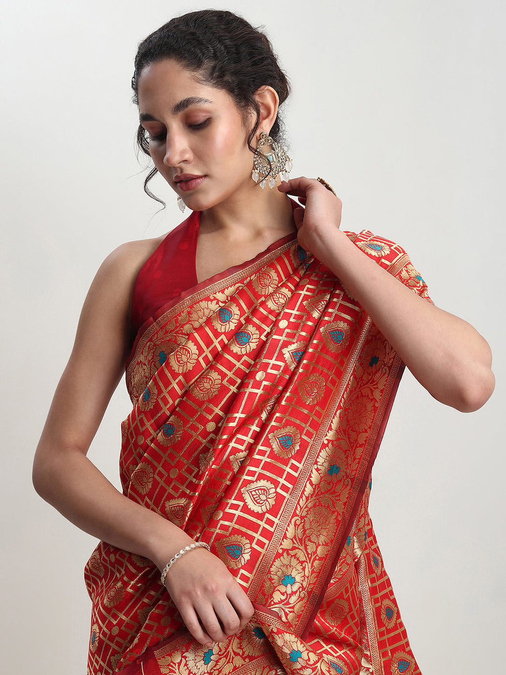 Janasya Red Silk Blend Ethnic Motifs Jacquard Saree | Grocsy