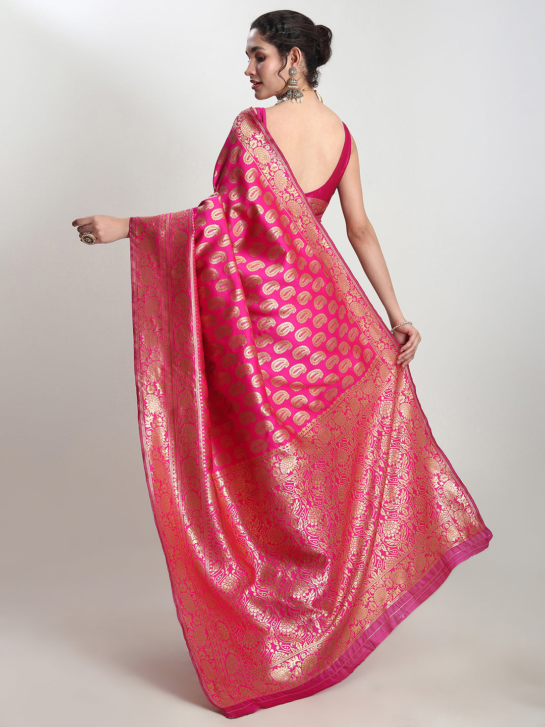 Janasya Pink Silk Blend Paisley Jacquard Saree | Grocsy