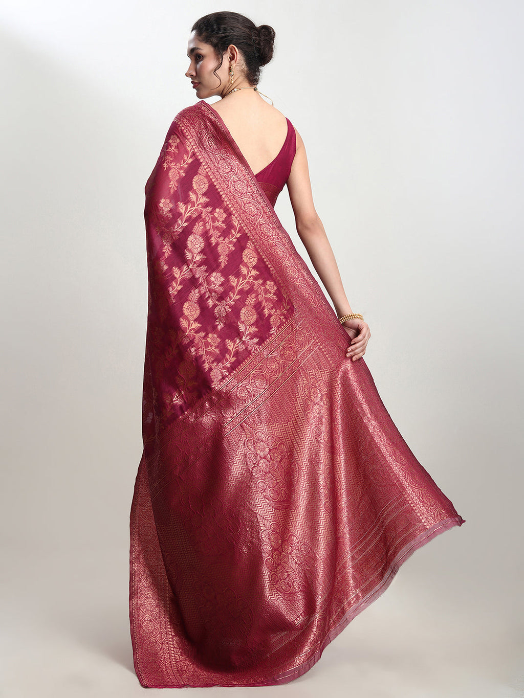 Janasya Magenta Silk Blend Floral Jacquard Saree | Grocsy