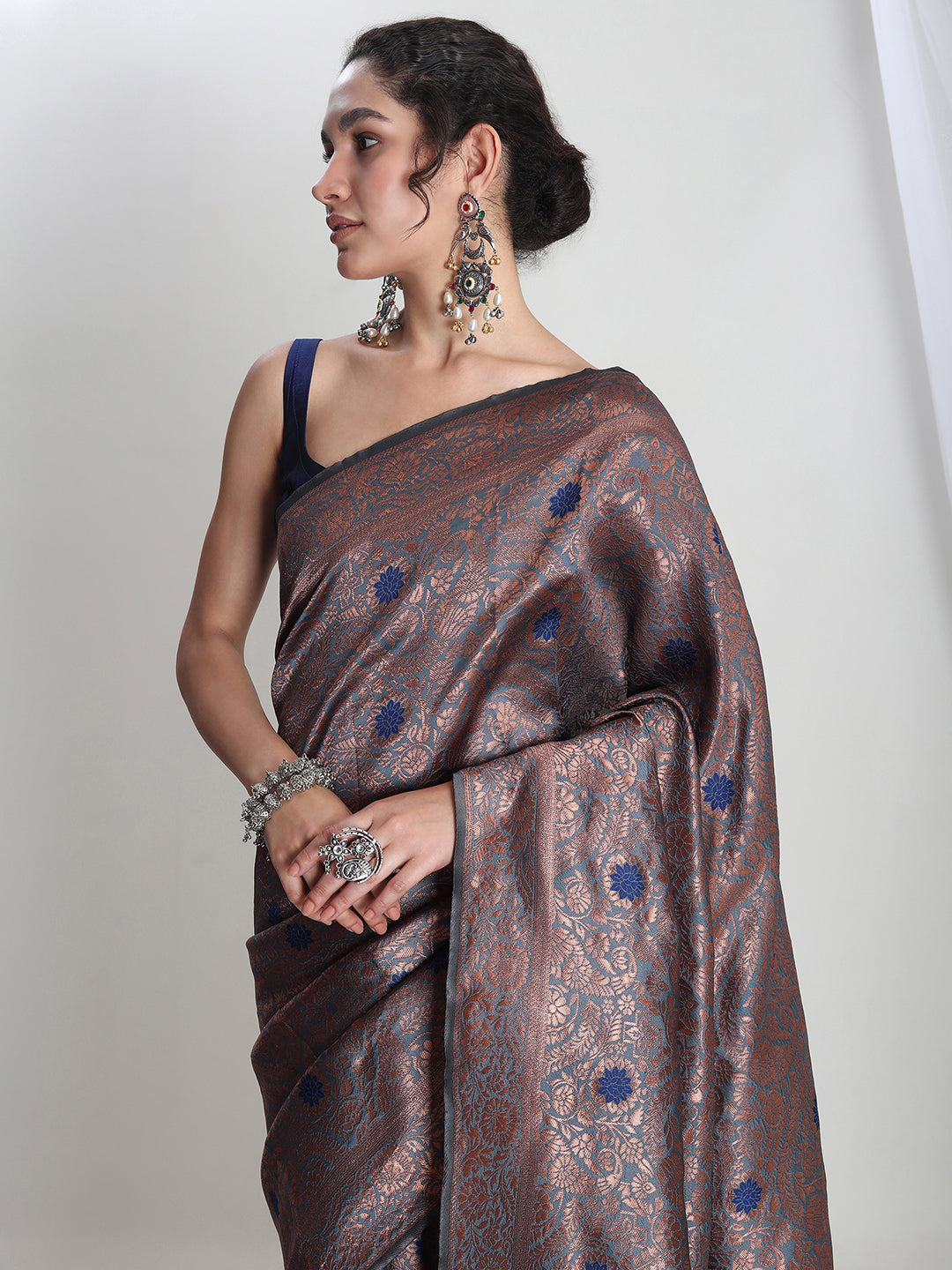 Janasya Grey Silk Blend Floral Jacquard Saree | Grocsy