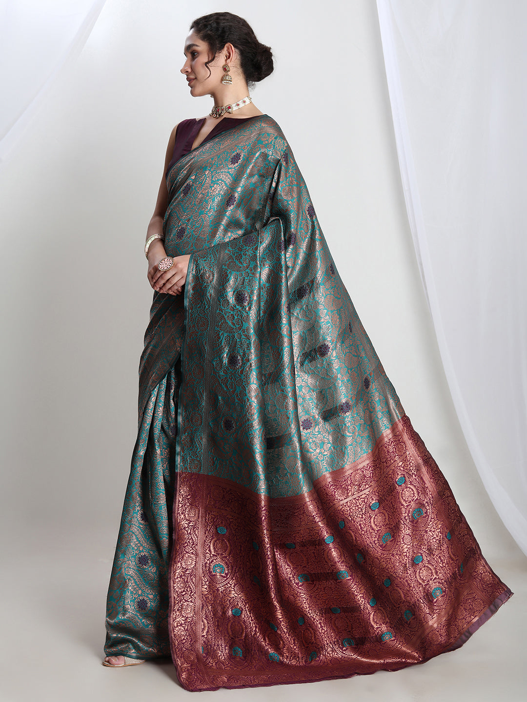 Janasya Sea Green Silk Blend Floral Jacquard Saree | Grocsy