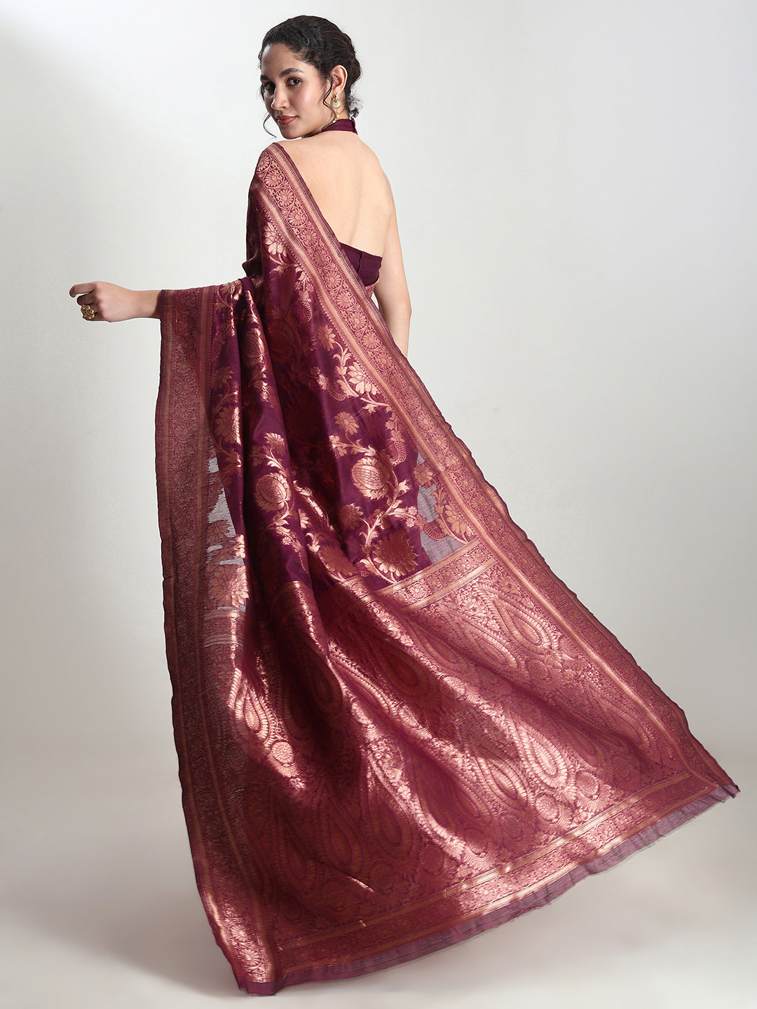 Janasya Purple Silk Blend Floral Jacquard Saree | Grocsy
