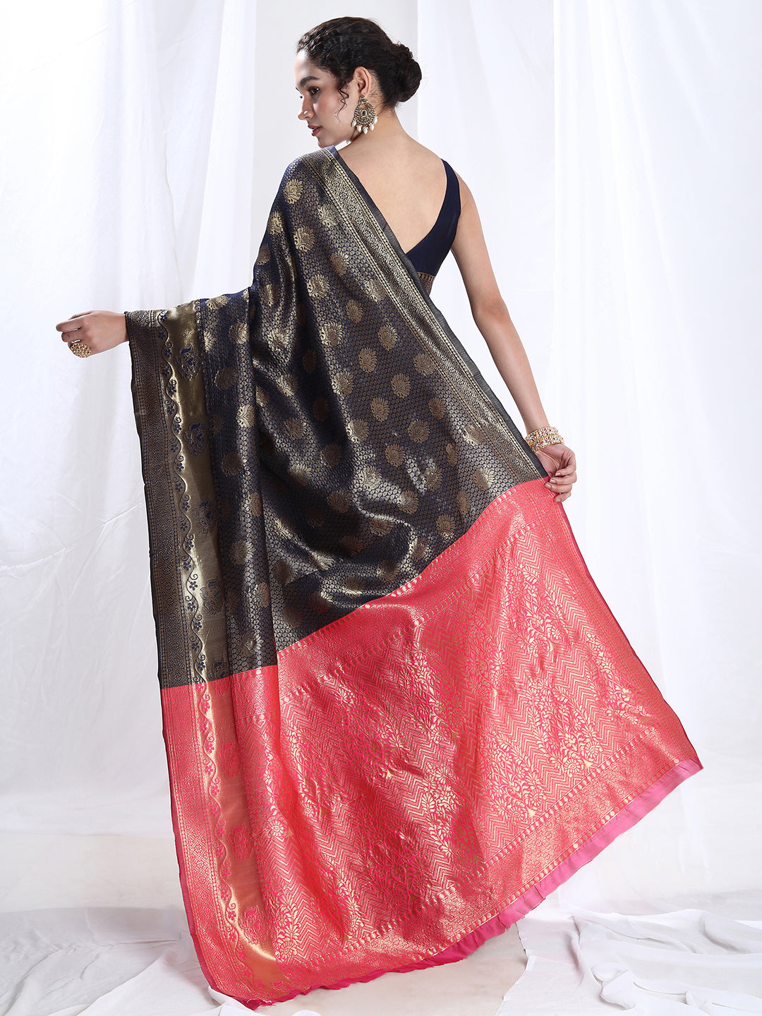 Janasya Navy Blue Silk Blend Ethnic Motifs Jacquard Saree | Grocsy