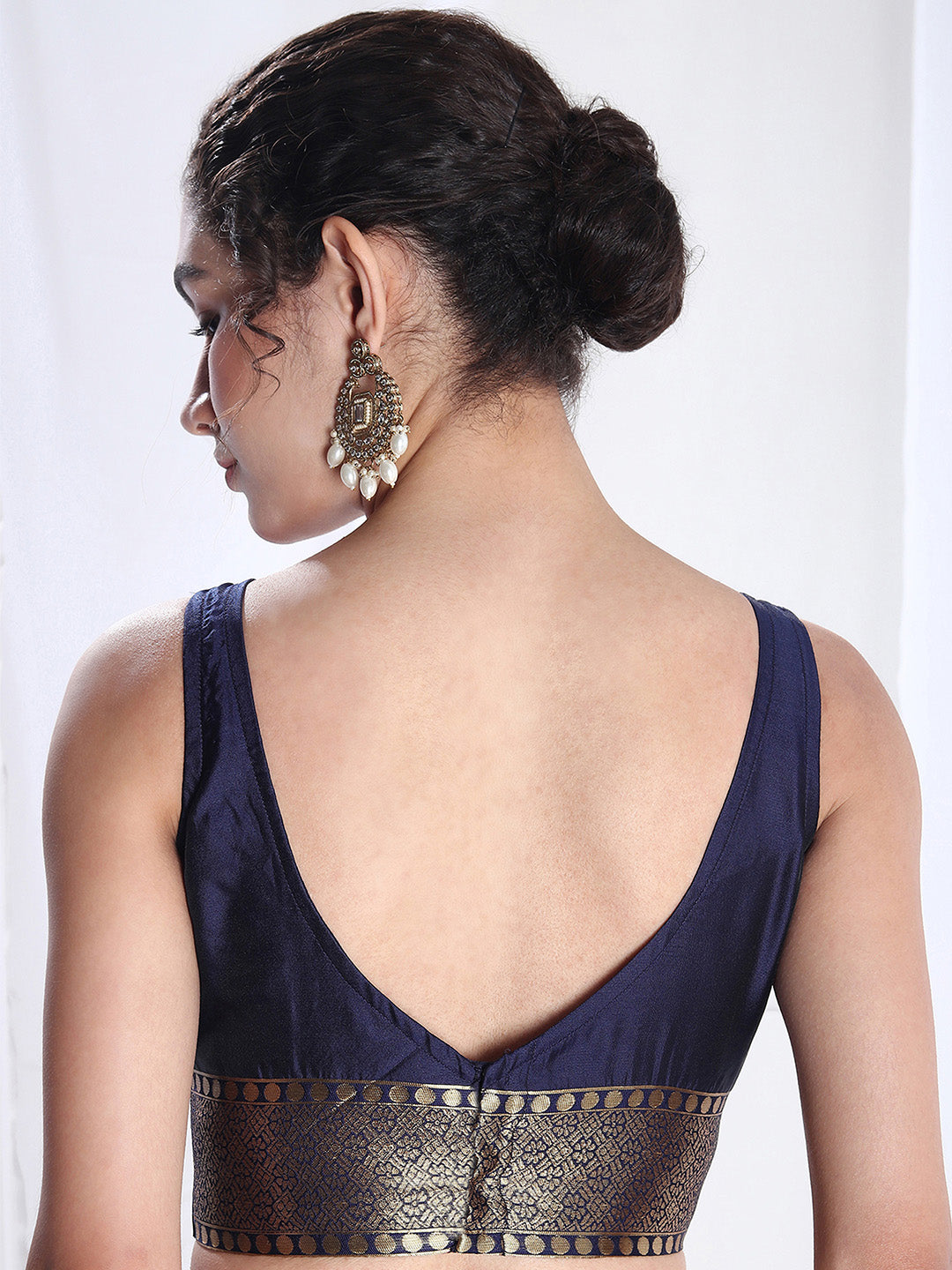 Janasya Navy Blue Silk Blend Ethnic Motifs Jacquard Saree | Grocsy