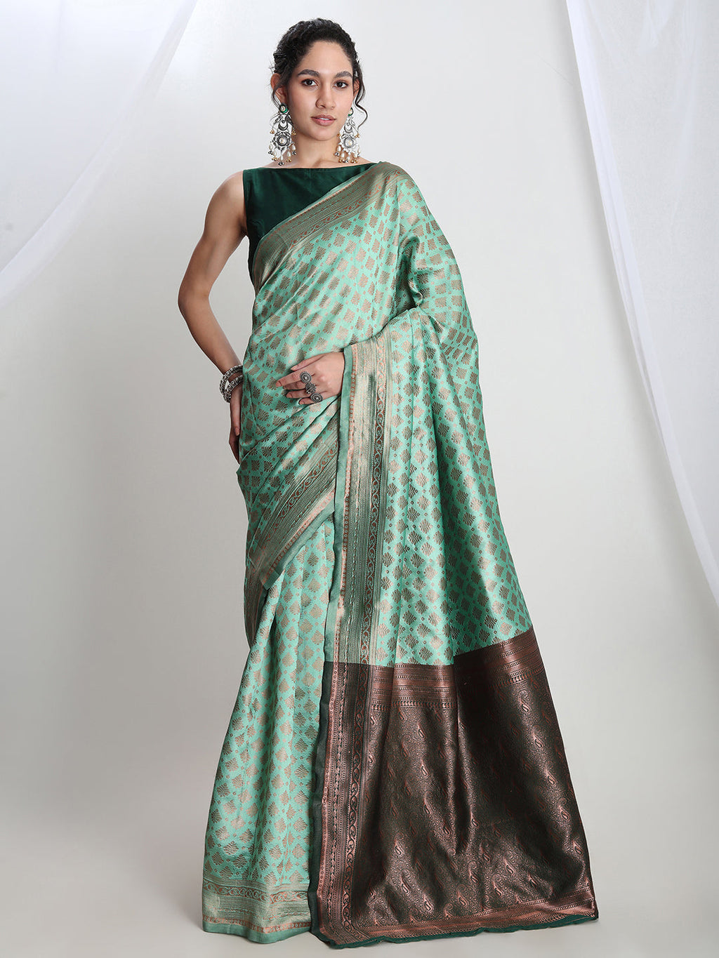 Janasya Light Green Silk Blend Ethnic Motifs Jacquard Saree | Grocsy