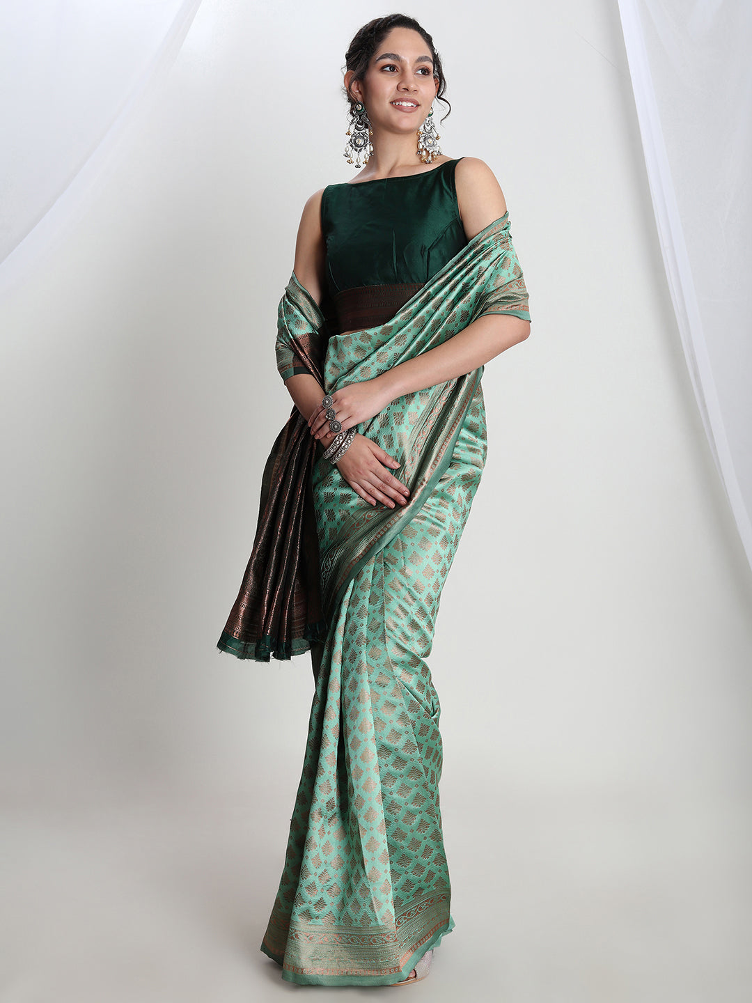 Janasya Light Green Silk Blend Ethnic Motifs Jacquard Saree | Grocsy