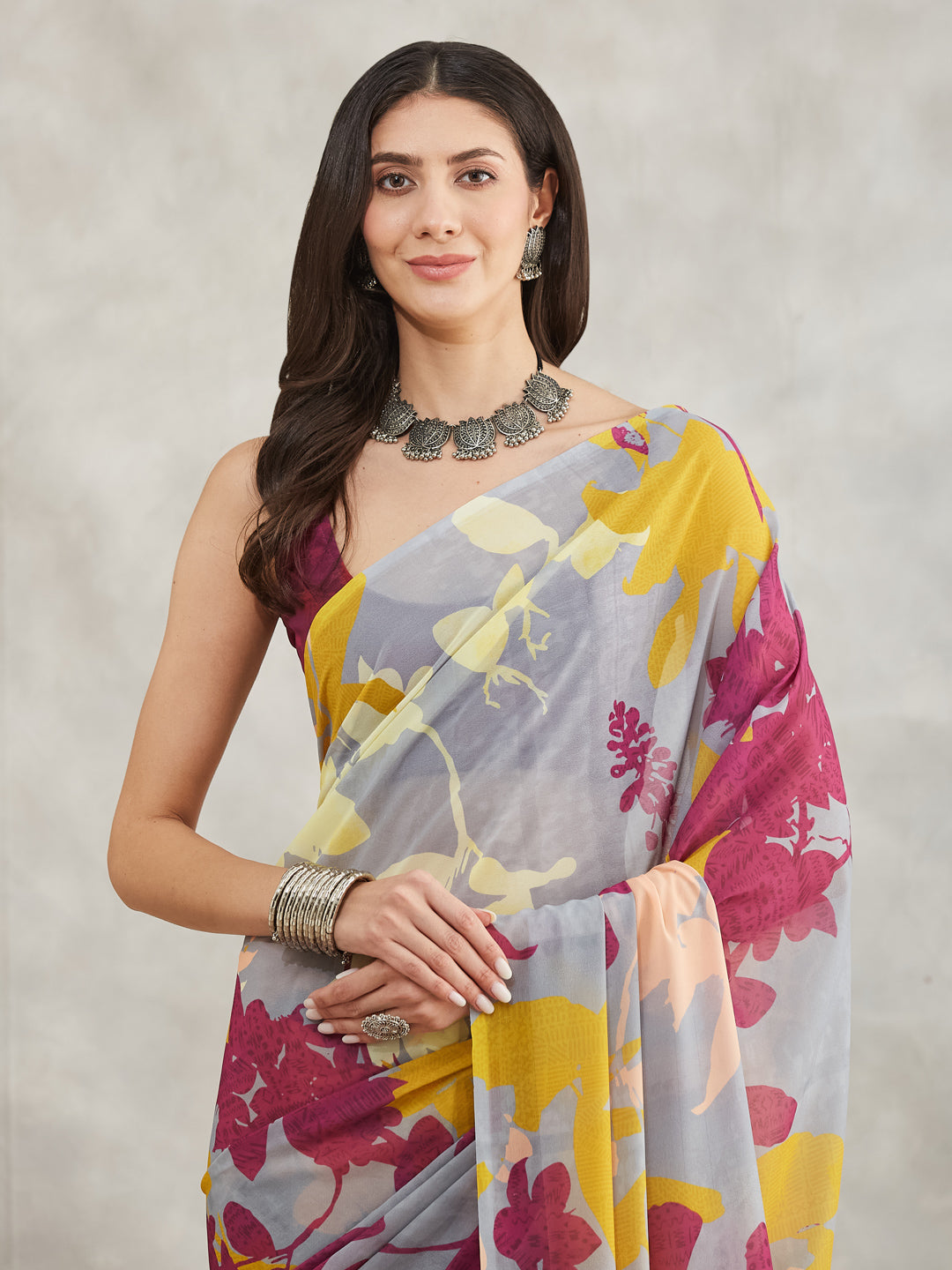 Janasya Grey Georgette Abstract Printed Saree | Grocsy