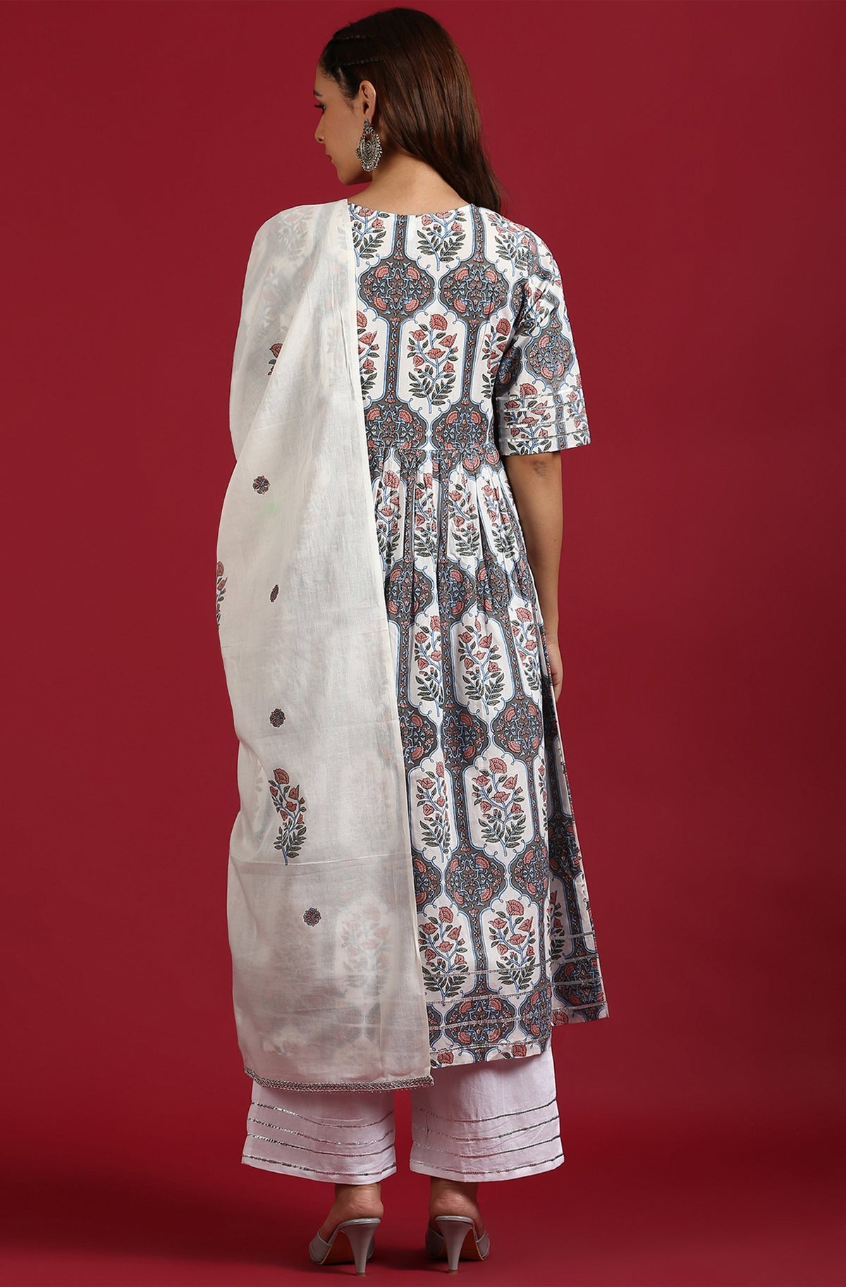 Janasya Women's White Cotton Botanical Print Kurta With Palazzo And Dupatta | Grocsy