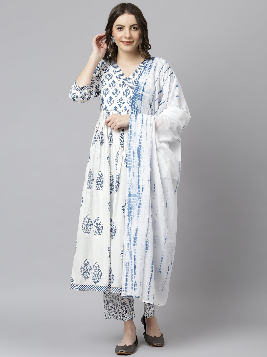 Janasya Women's White Cotton Block Print Kurta With Pant And Dupatta | Grocsy