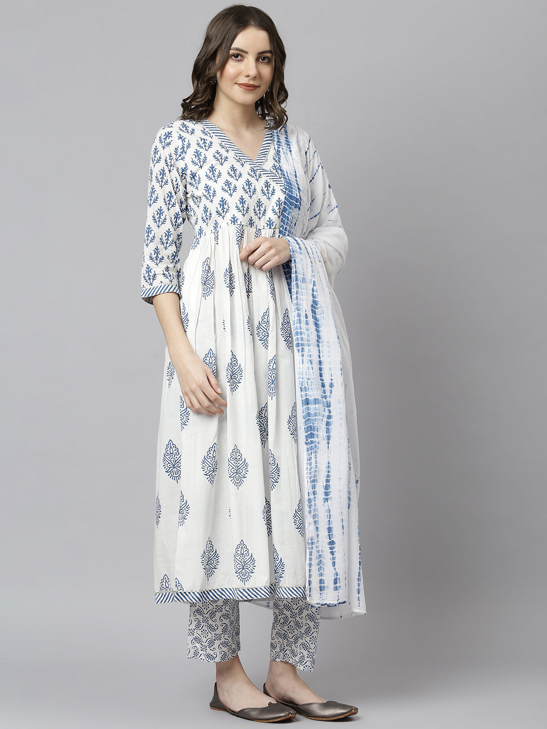 Janasya Women's White Cotton Block Print Kurta With Pant And Dupatta | Grocsy