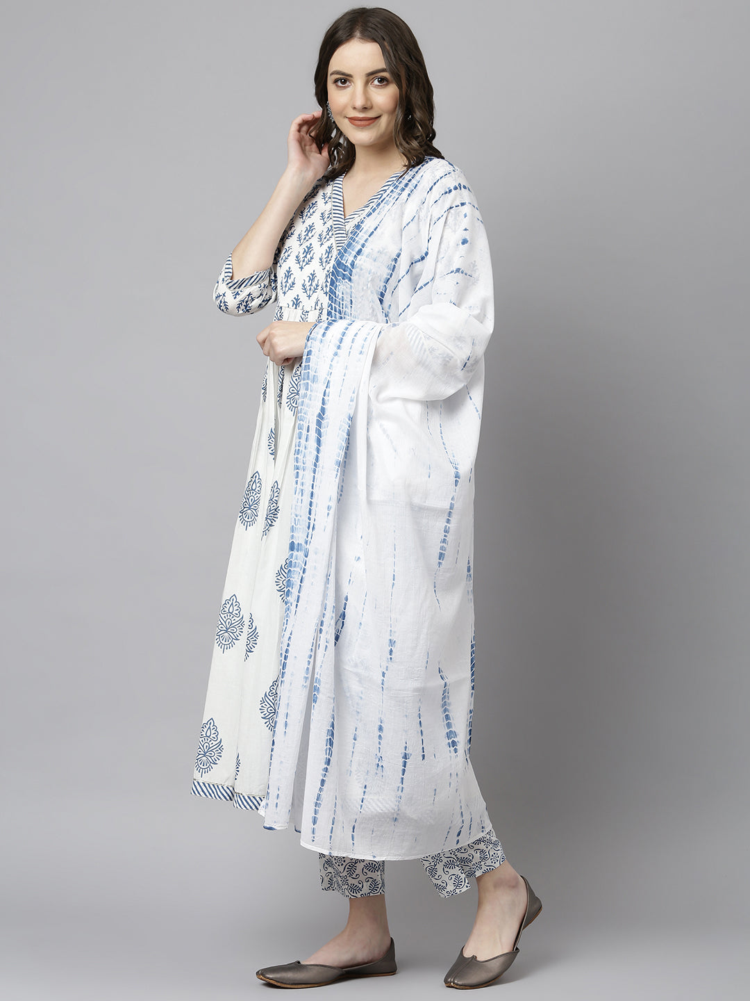 Janasya Women's White Cotton Block Print Kurta With Pant And Dupatta | Grocsy