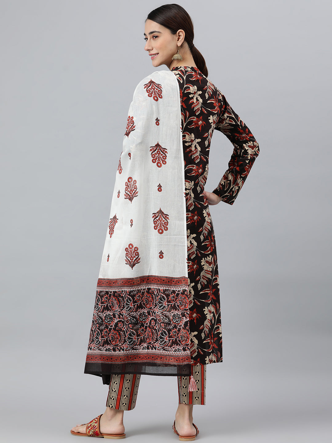 Janasya Women's Black Cotton Botanical Print Kurta With Pant And Dupatta | Grocsy