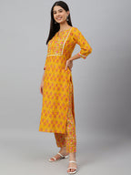 Janasya Women's Mustard Cotton Floral Print Kurta With Pant | Grocsy
