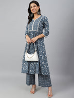 Janasya Women's Grey Cotton Floral Print Kurta With Palazzo | Grocsy