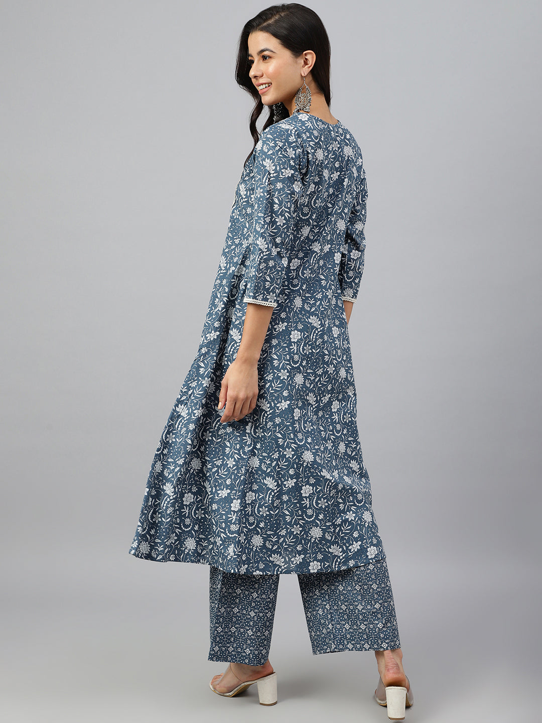 Janasya Women's Grey Cotton Floral Print Kurta With Palazzo | Grocsy