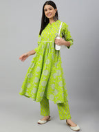 Janasya Women's Light Green Cotton Block Print Kurta With Pant | Grocsy
