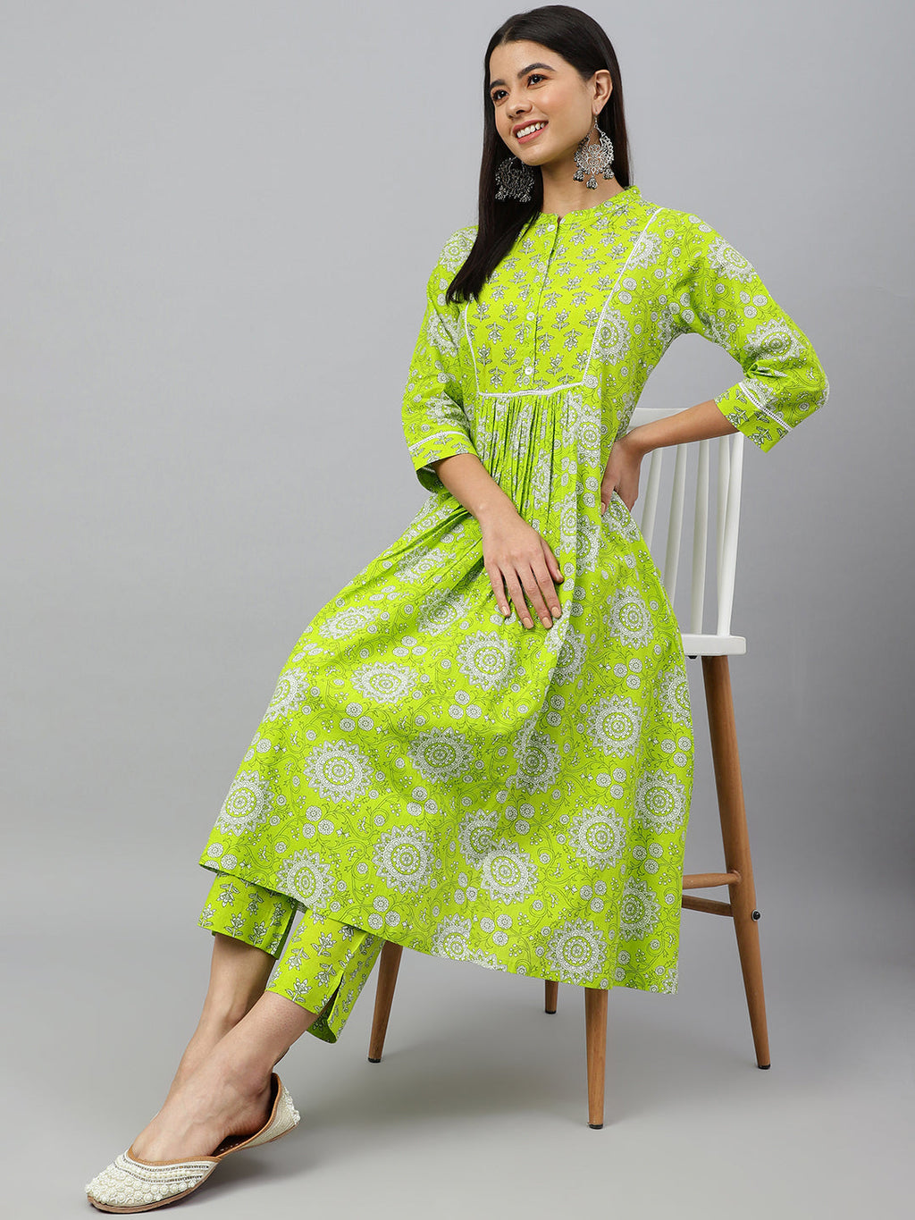 Janasya Women's Light Green Cotton Block Print Kurta With Pant | Grocsy