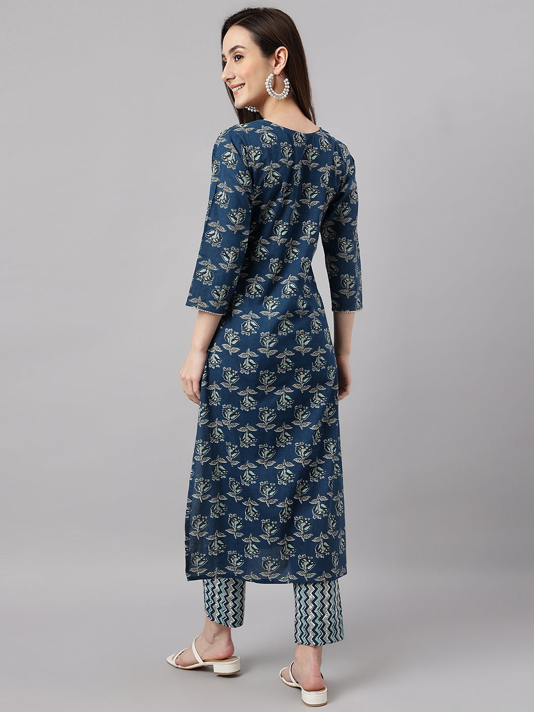 Janasya Women's Blue Cotton Floral Printed Straight Casual Kurta Set | Grocsy