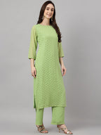 Janasya Women's Green Georgette Foil Printed Straight Festive Kurta Set | Grocsy