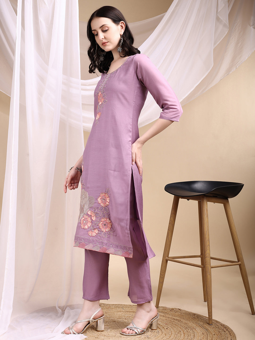 Hand Embroidered Kurta With Pant & Embroidered Dupatta, Lavender - Hiral Fashion | Grocsy
