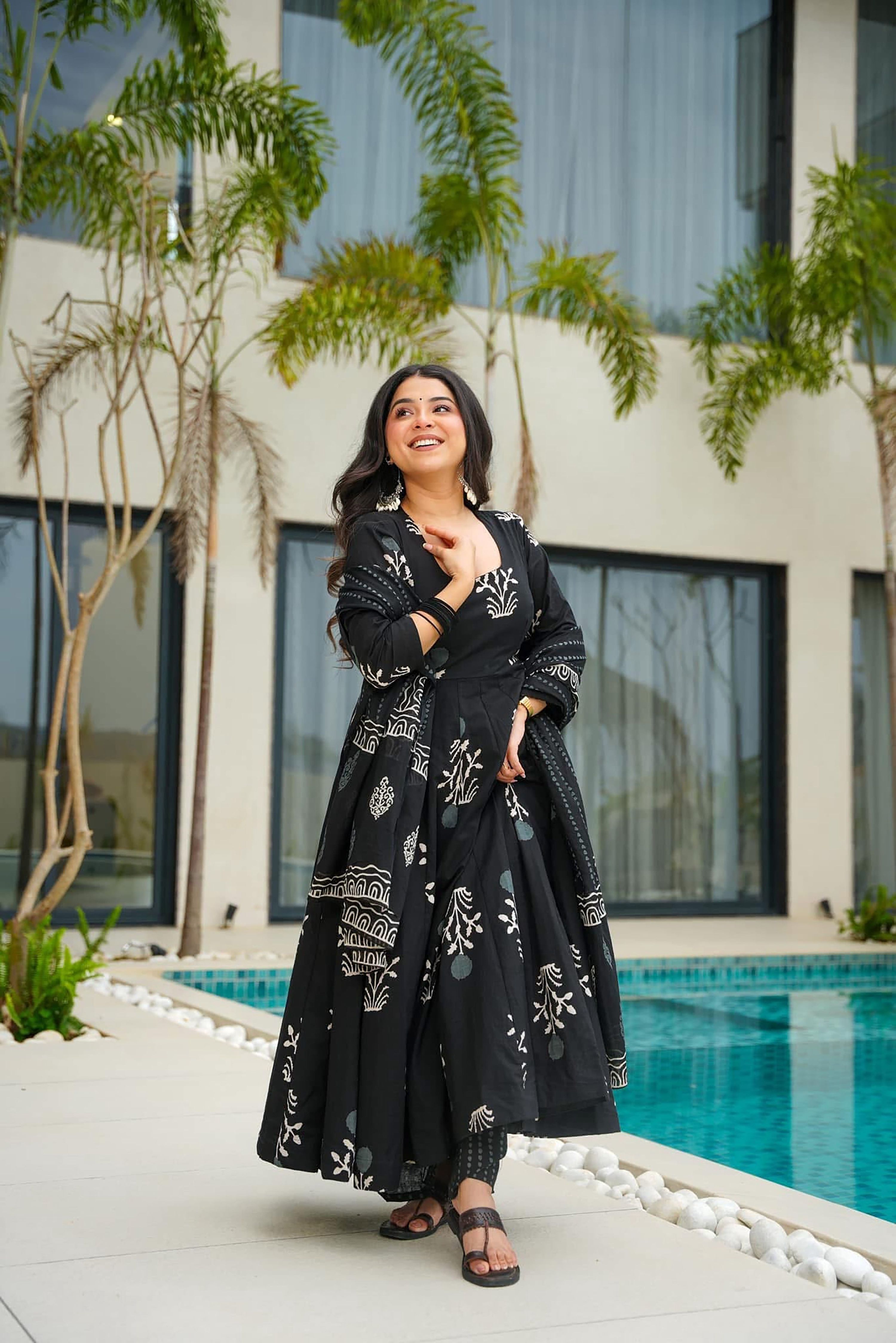Sonakshi Women's Black Mal cottan Digital Print Full Round Flair Anarkali Gown Set With Dupatta | Grocsy
