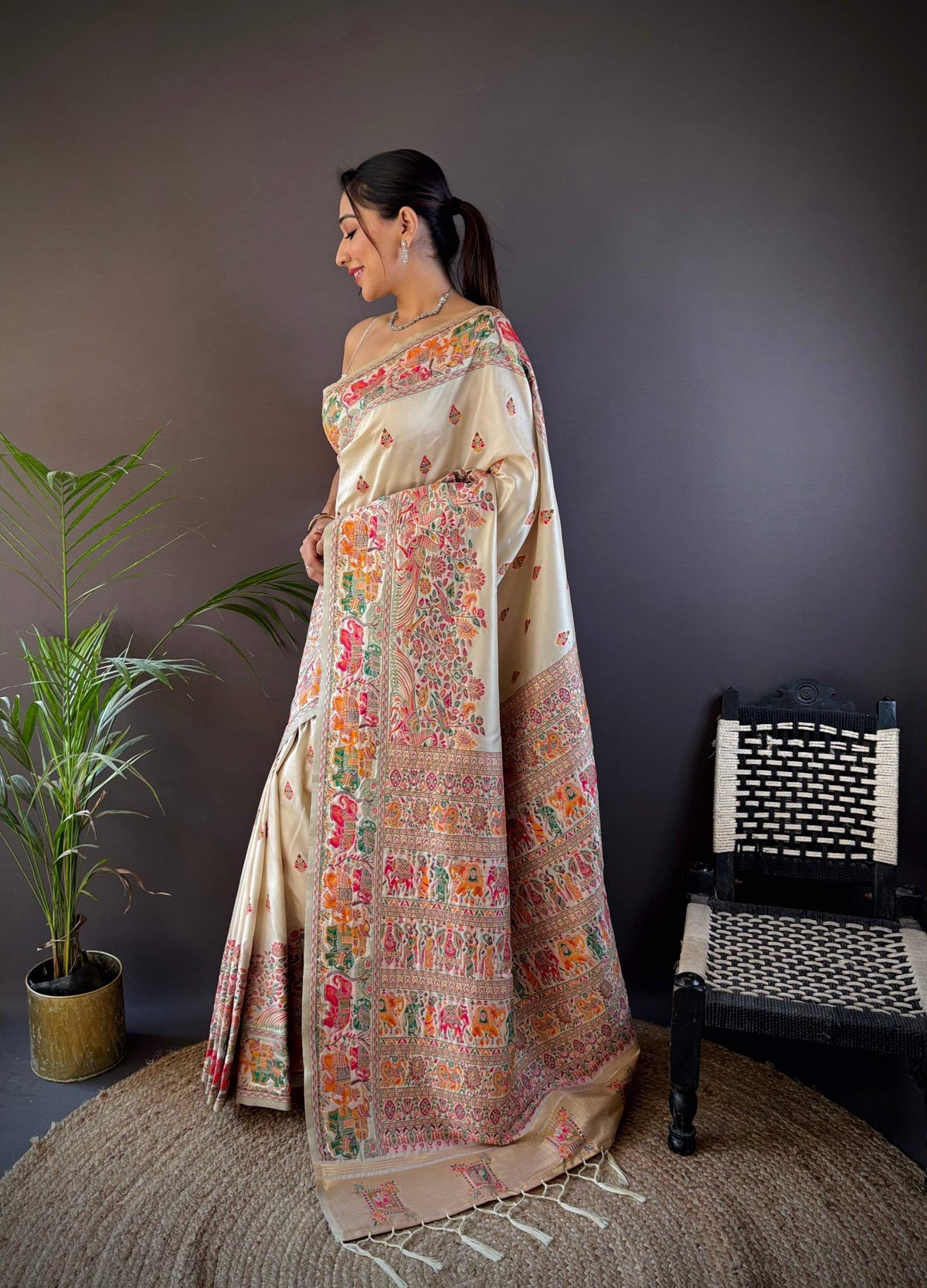 Sonakshi Women's Off White Pashmina Silk Zari Woven Traditional Saree with Blouse | Grocsy