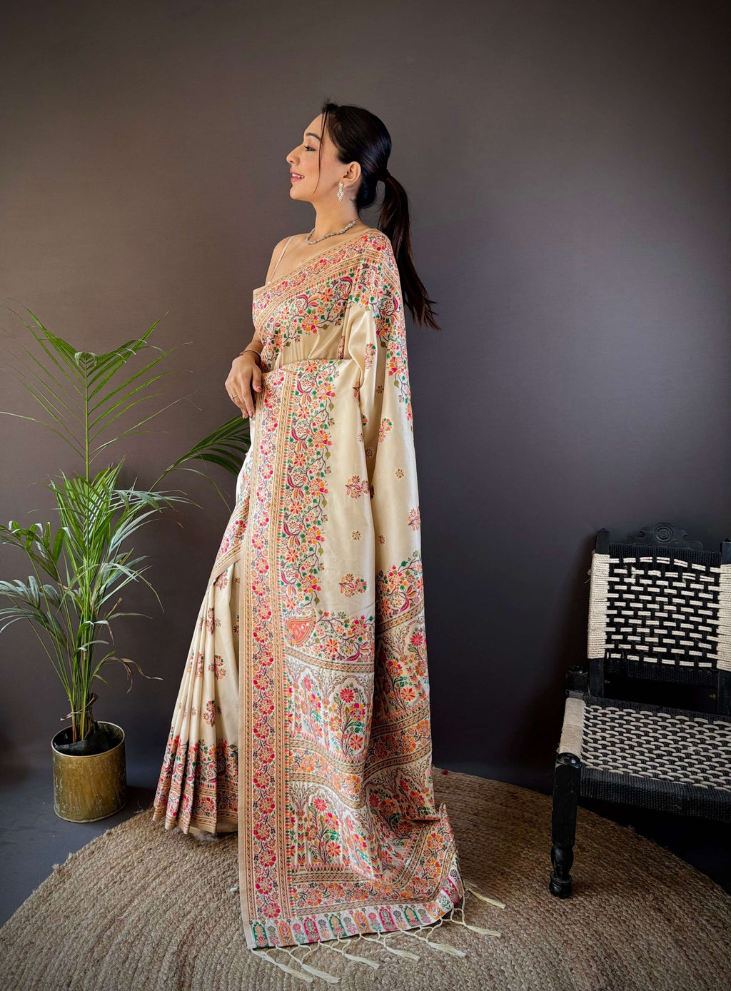 Sonakshi Women's Off White Pashmina Silk Zari Woven Traditional Saree with Blouse | Grocsy