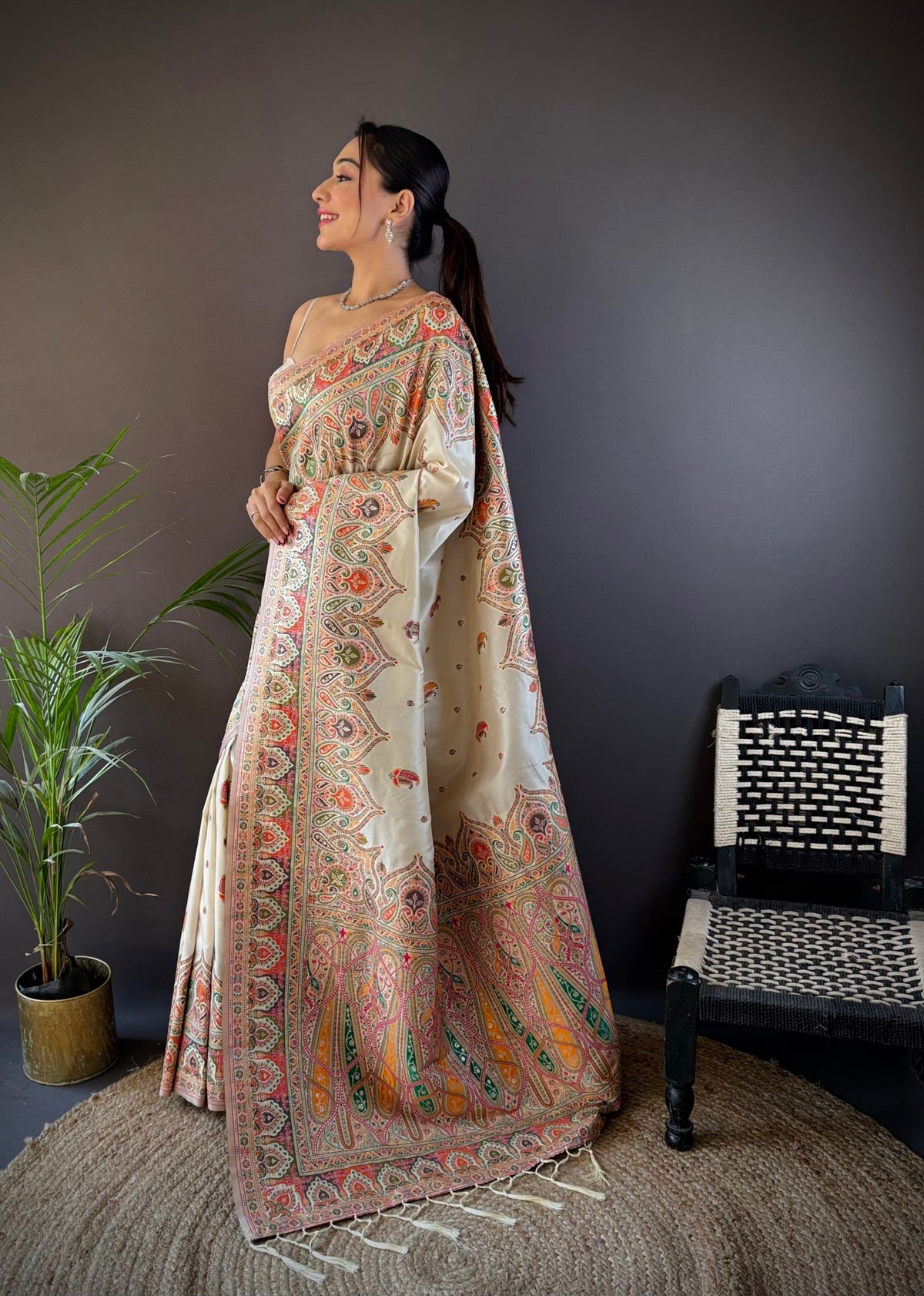 Sonakshi Women's Off White Pashmina Silk Zari Woven Traditional Saree with Blouse | Grocsy