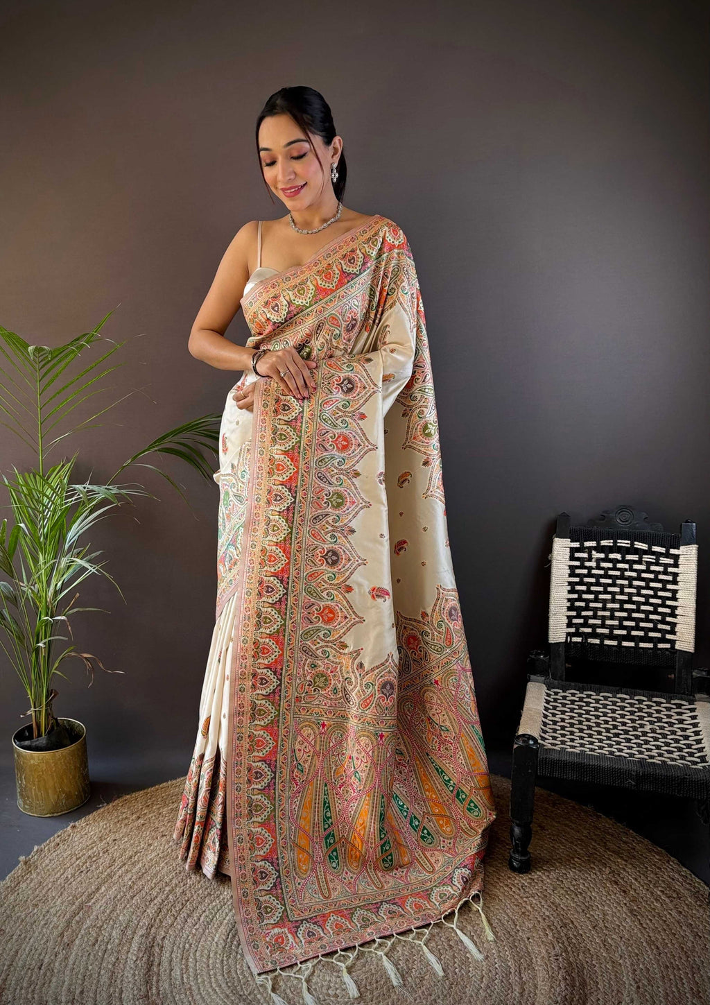 Sonakshi Women's Off White Pashmina Silk Zari Woven Traditional Saree with Blouse | Grocsy