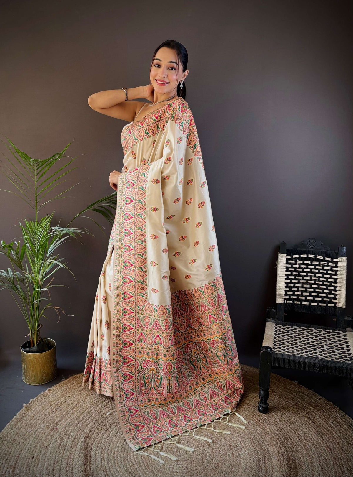 Sonakshi Women's Off White Pashmina Silk Zari Woven Traditional Saree with Blouse | Grocsy