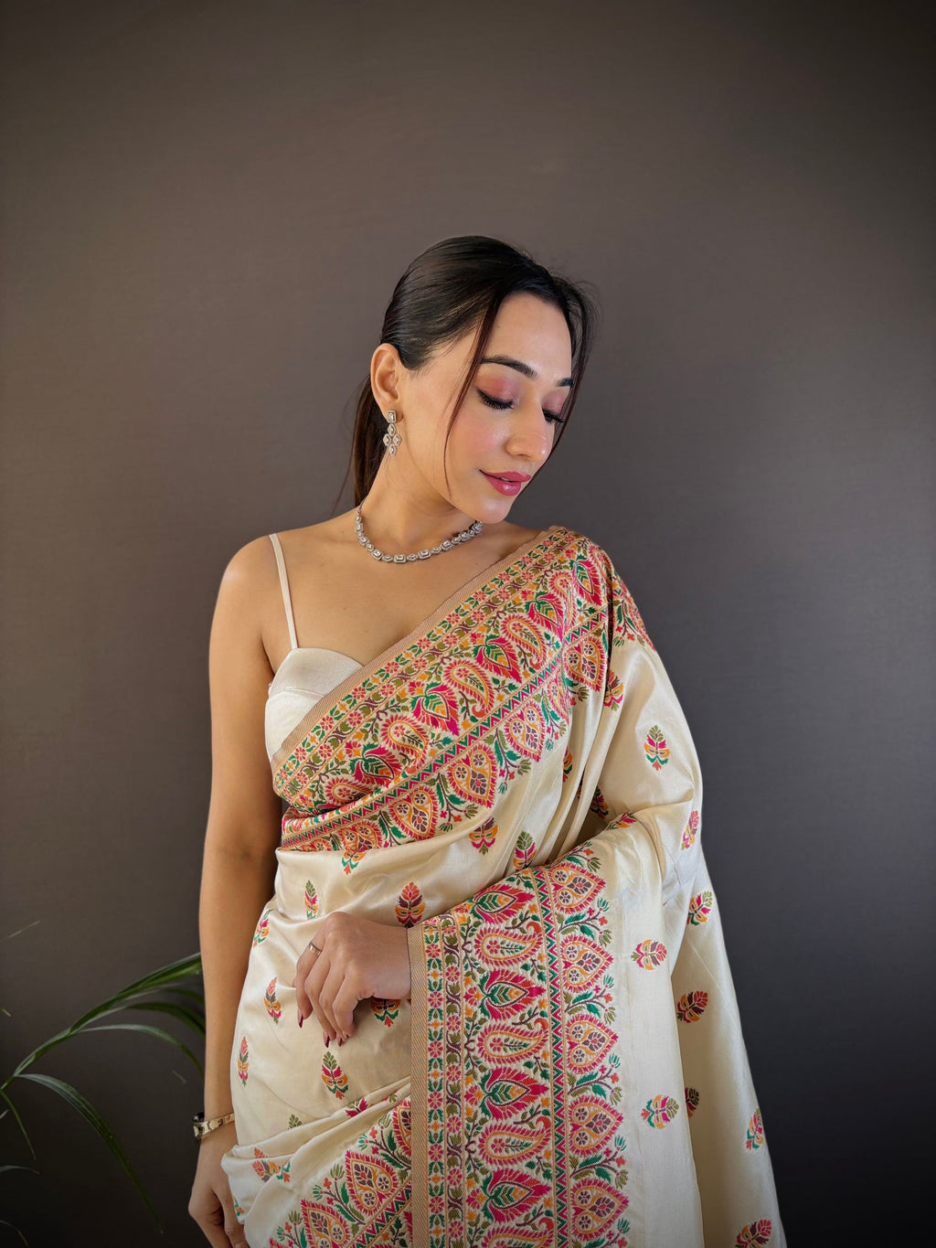 Sonakshi Women's Off White Pashmina Silk Zari Woven Traditional Saree with Blouse | Grocsy