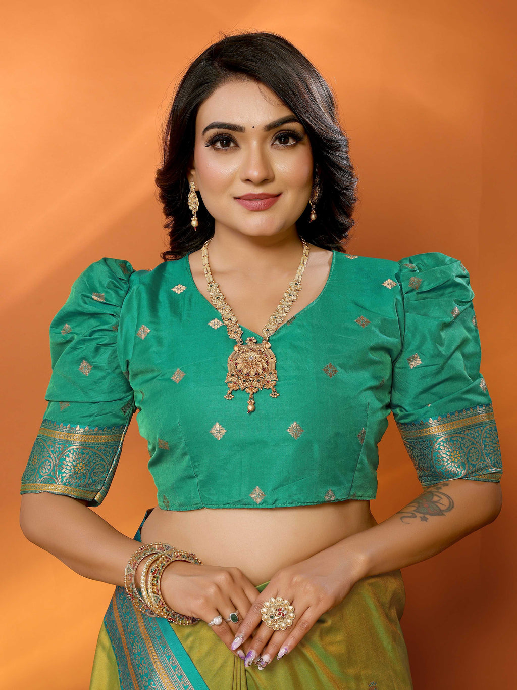 Sonakshi Women's Parrot Banarasi Silk Zari Woven Traditional Saree with Blouse | Grocsy