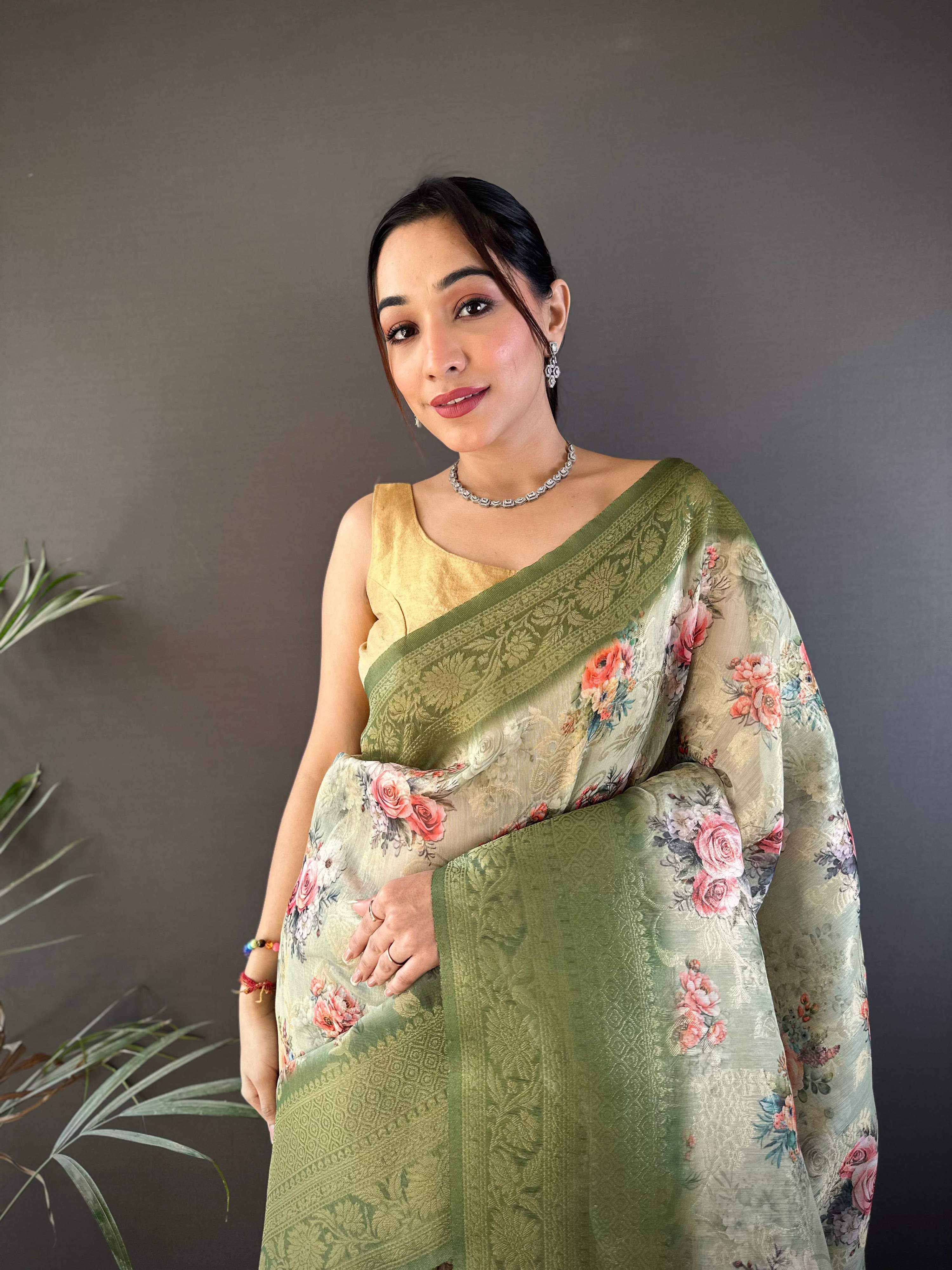 Sonakshi Women's Green Blend Silk Jacquard Woven Traditional Saree with Blouse | Grocsy