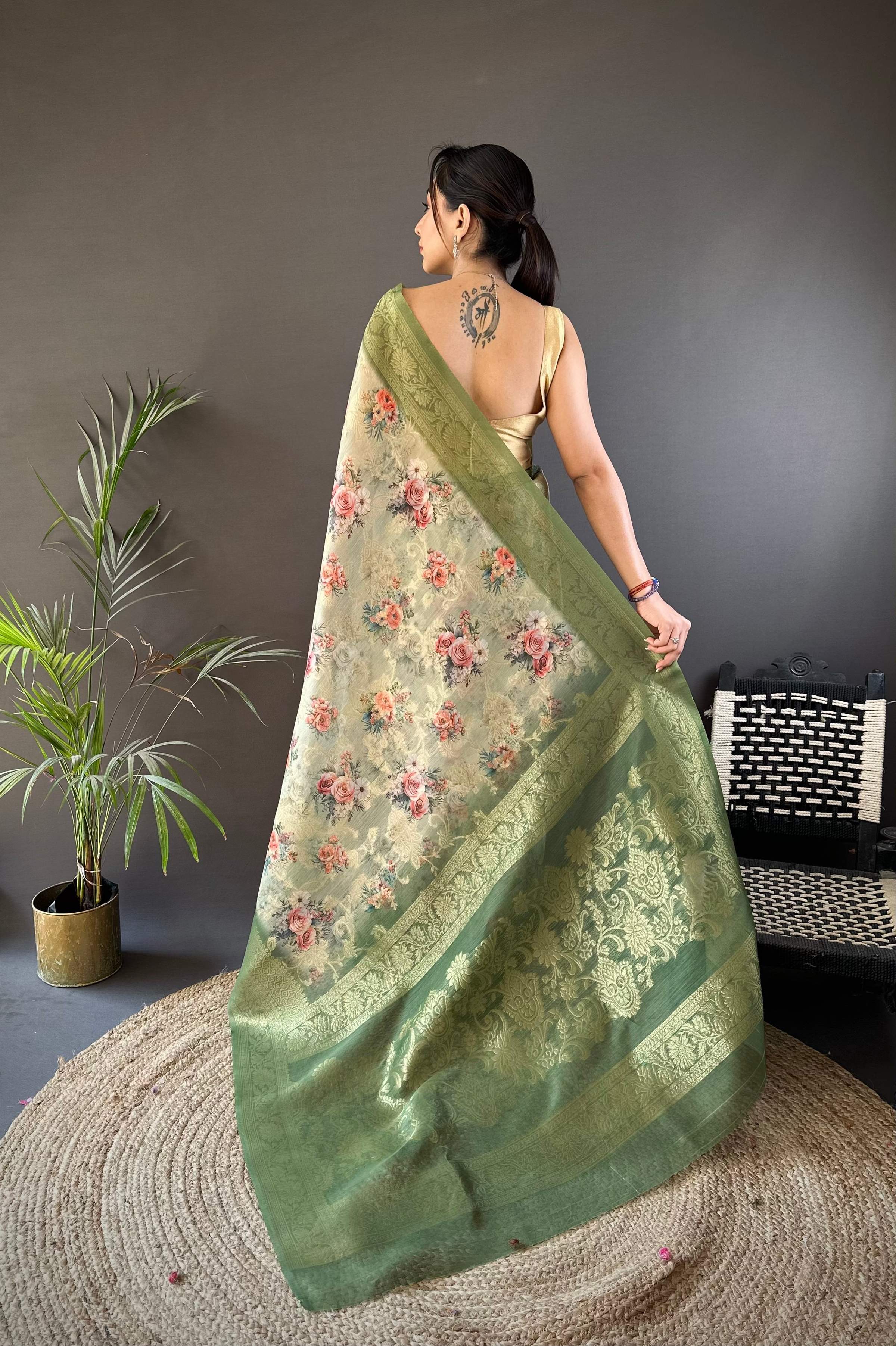 Sonakshi Women's Green Blend Silk Jacquard Woven Traditional Saree with Blouse | Grocsy