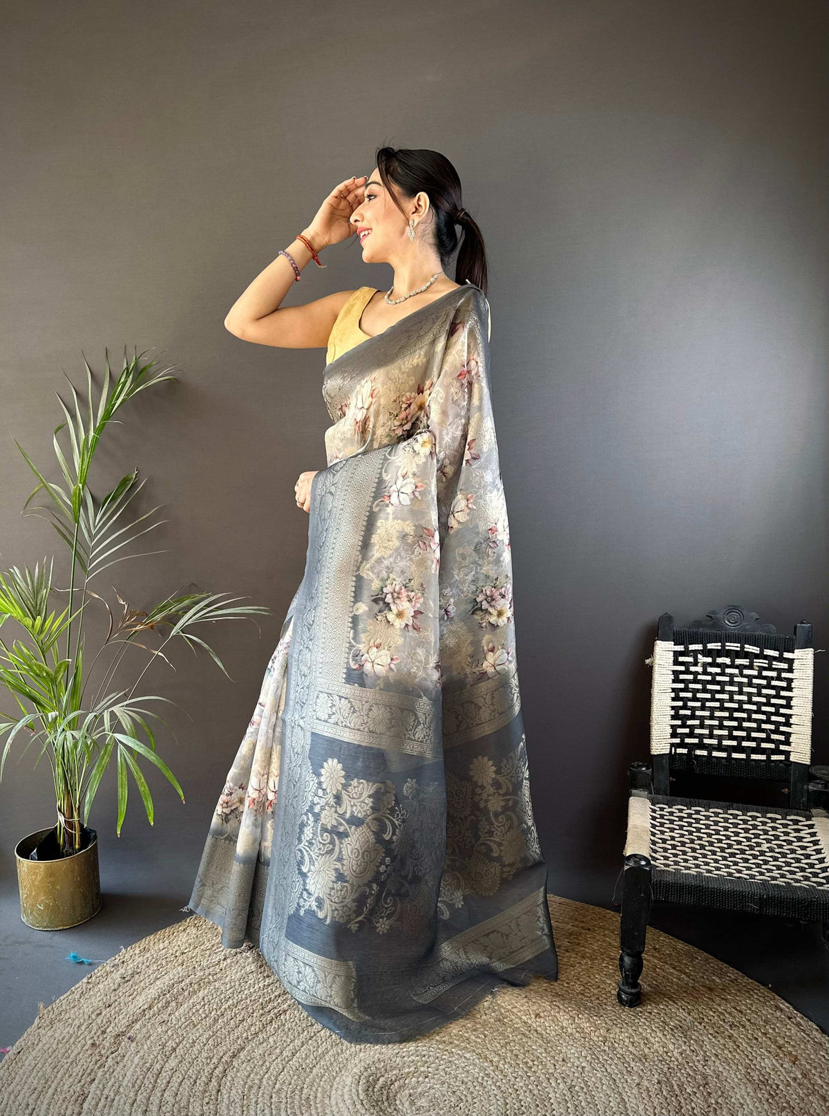 Sonakshi Women's Grey Blend Silk Jacquard Woven Traditional Saree with Blouse | Grocsy