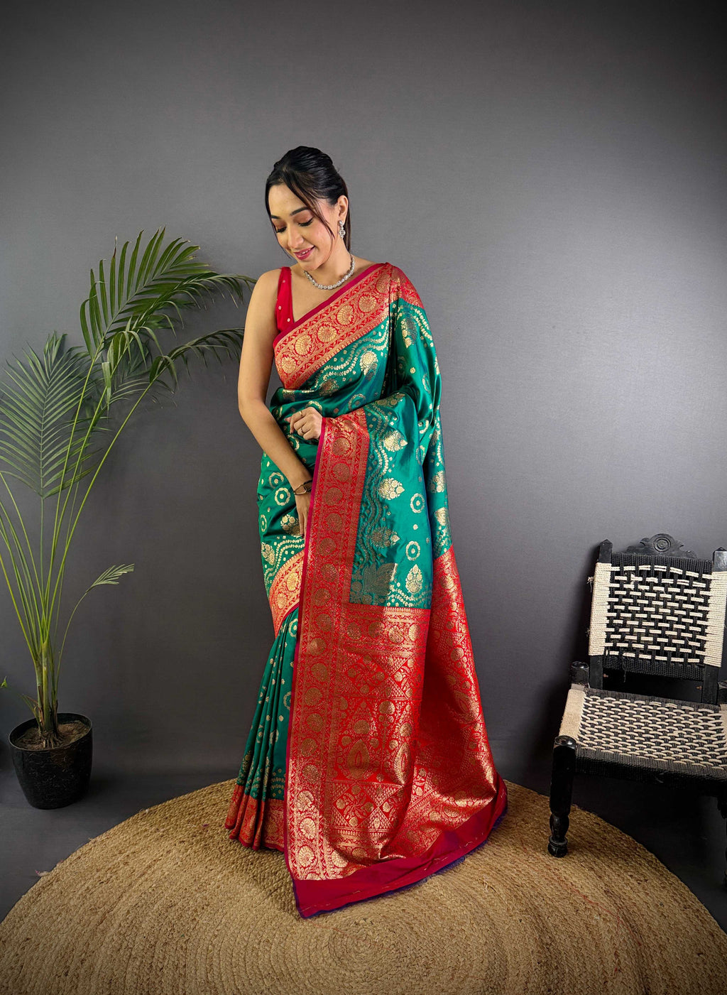 Sonakshi Women's Seagreen Banarasi Silk Zari Weaving Saree with Blouse | Grocsy