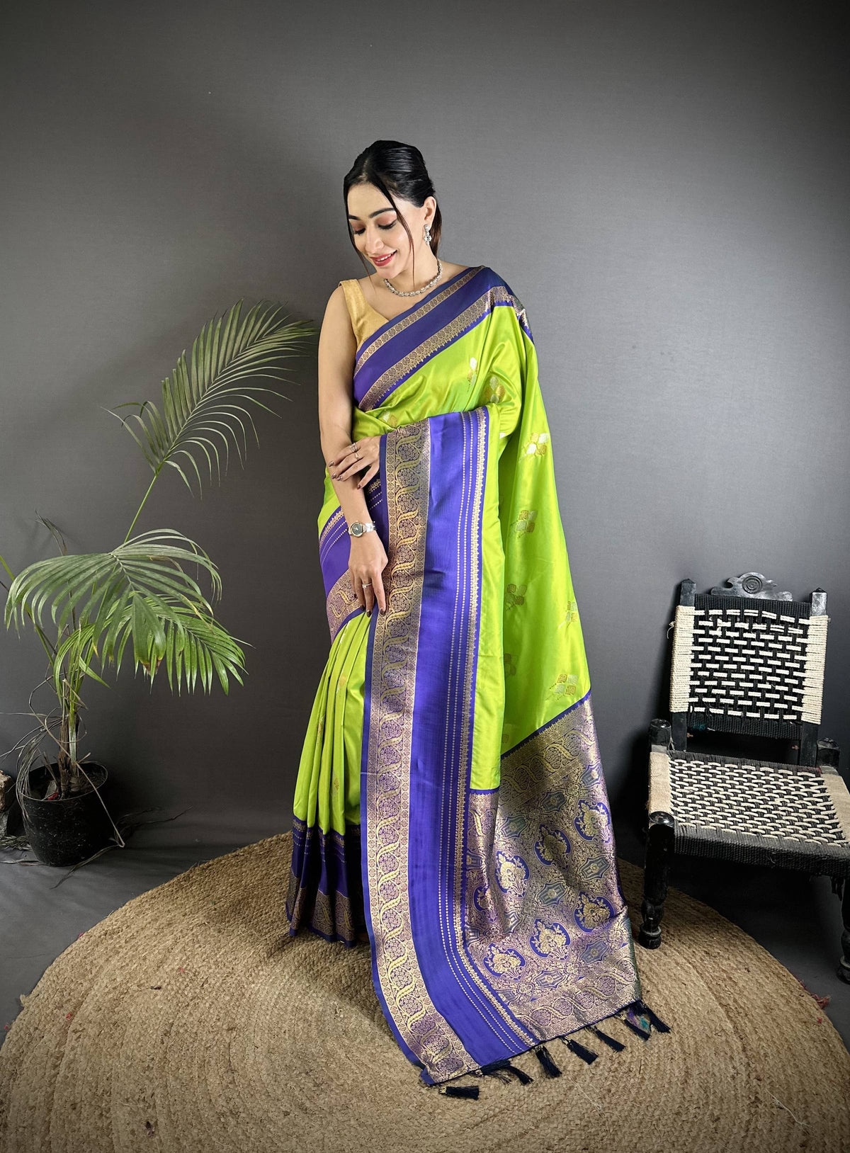 Sonakshi Women'S Parrot Premium Soft Silk Zari Woven Traditional Saree With Blouse | Grocsy