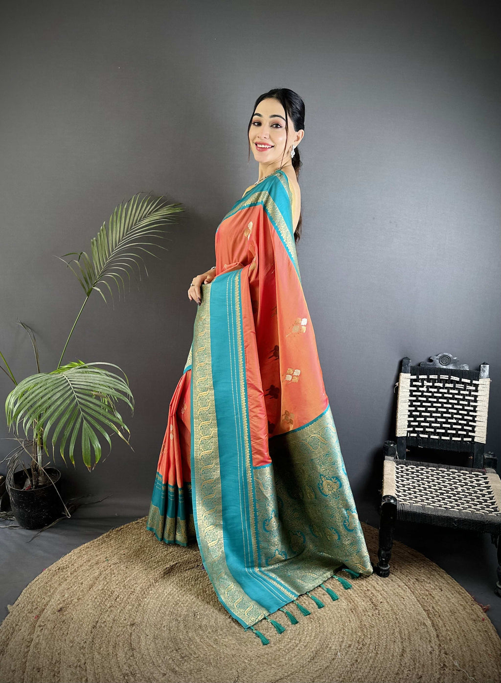 Sonakshi Women'S Peach Premium Soft Silk Zari Woven Traditional Saree With Blouse | Grocsy