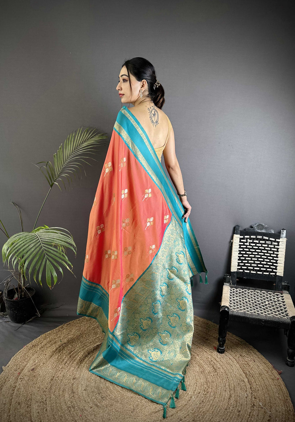 Sonakshi Women'S Peach Premium Soft Silk Zari Woven Traditional Saree With Blouse | Grocsy