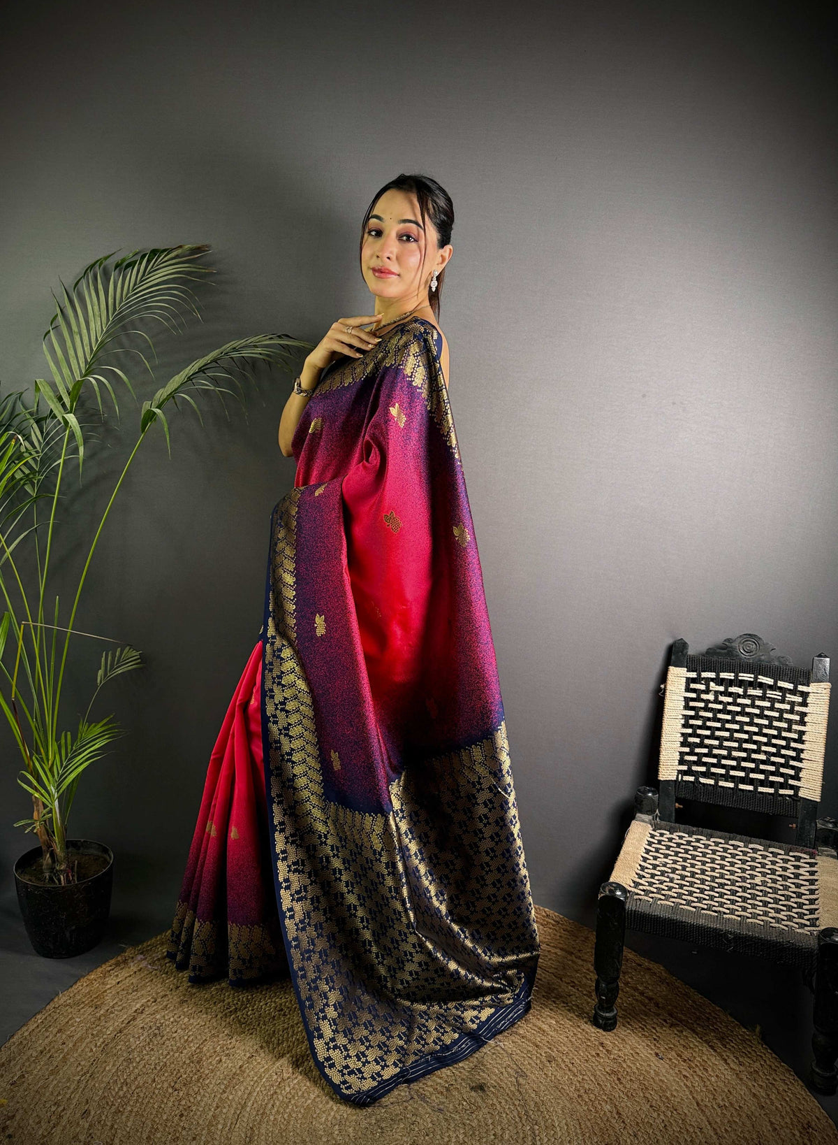 Sonakshi Women'S Pink Ikkat Silk Zari Woven Traditional Saree With Blouse | Grocsy