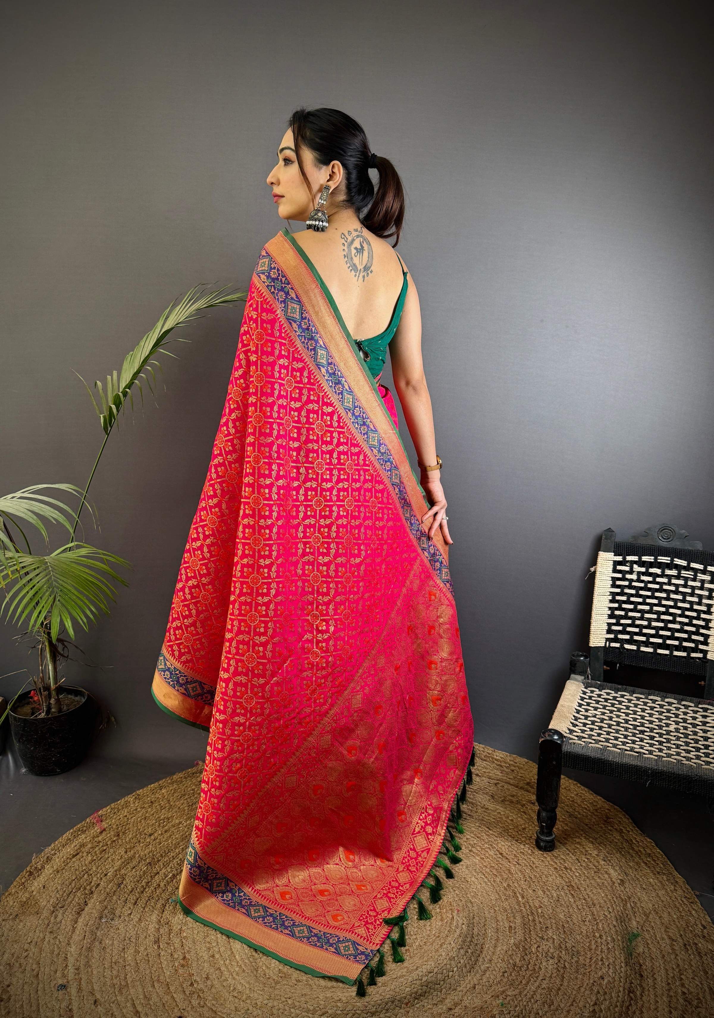 Sonakshi Women'S Pink Banarasi Soft Patola Silk With Meena & Zari Weaving Traditional Saree With Blouse | Grocsy