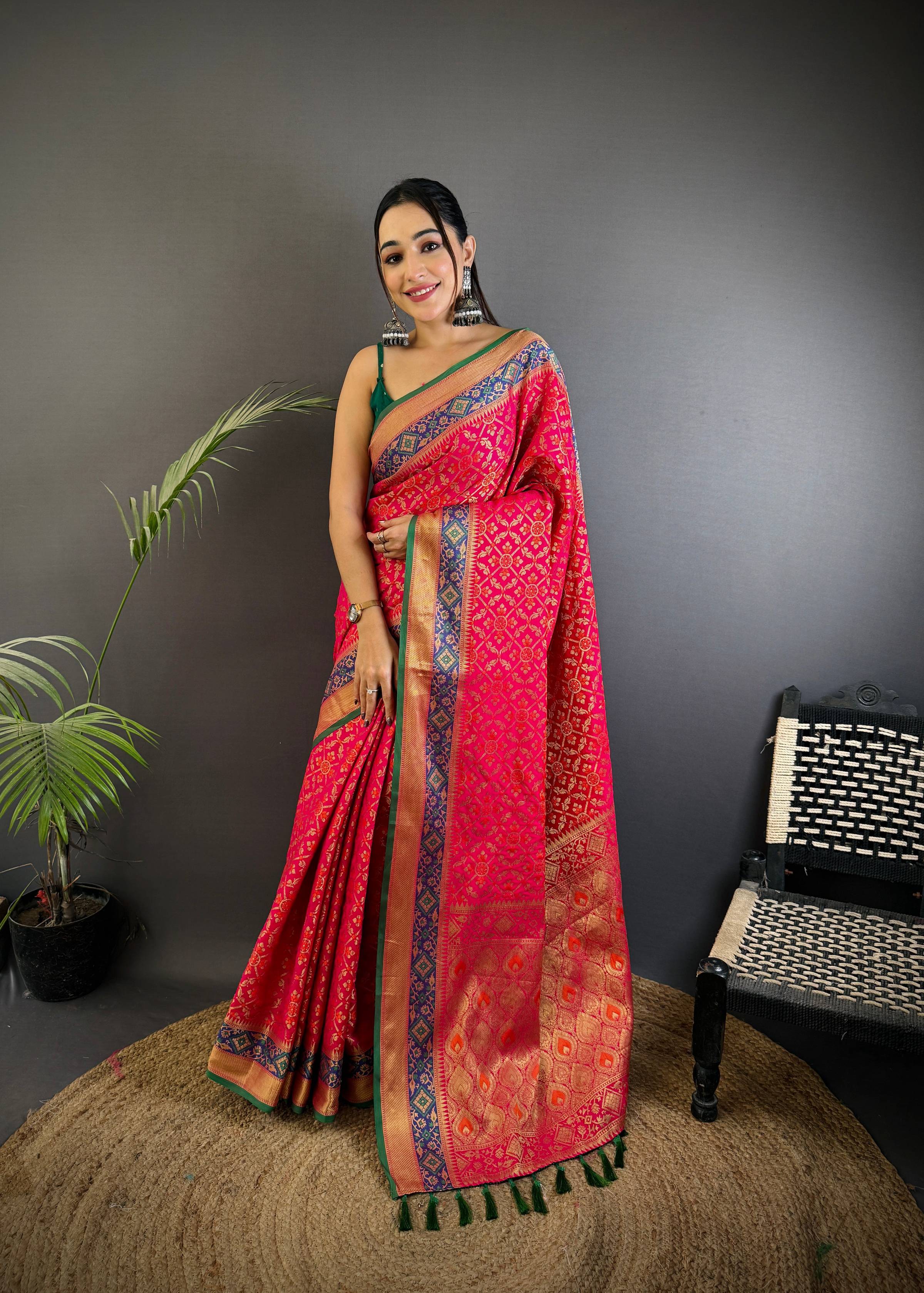 Sonakshi Women'S Pink Banarasi Soft Patola Silk With Meena & Zari Weaving Traditional Saree With Blouse | Grocsy