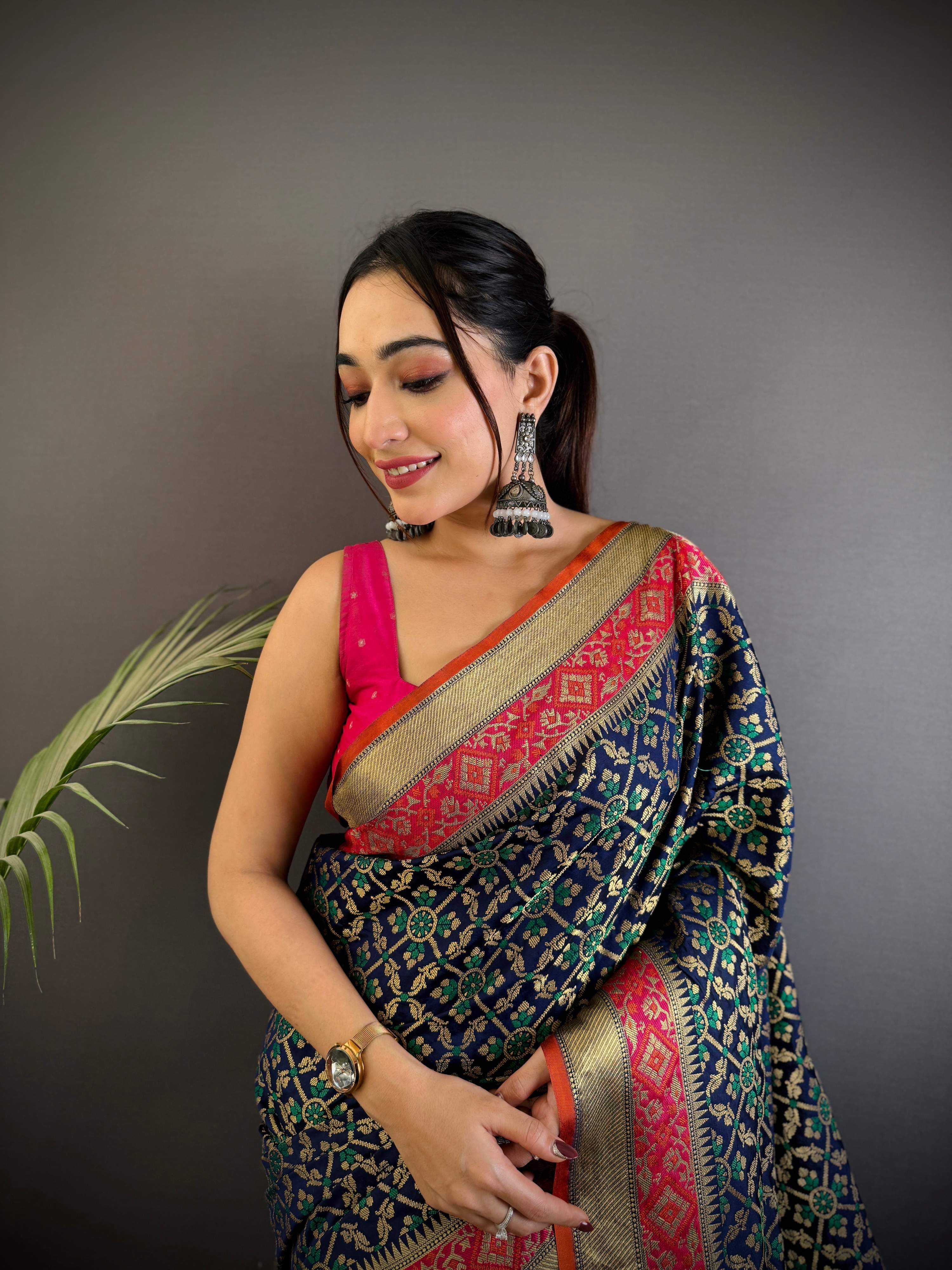 Sonakshi Women'S Black Banarasi Soft Patola Silk With Meena & Zari Weaving Traditional Saree With Blouse | Grocsy