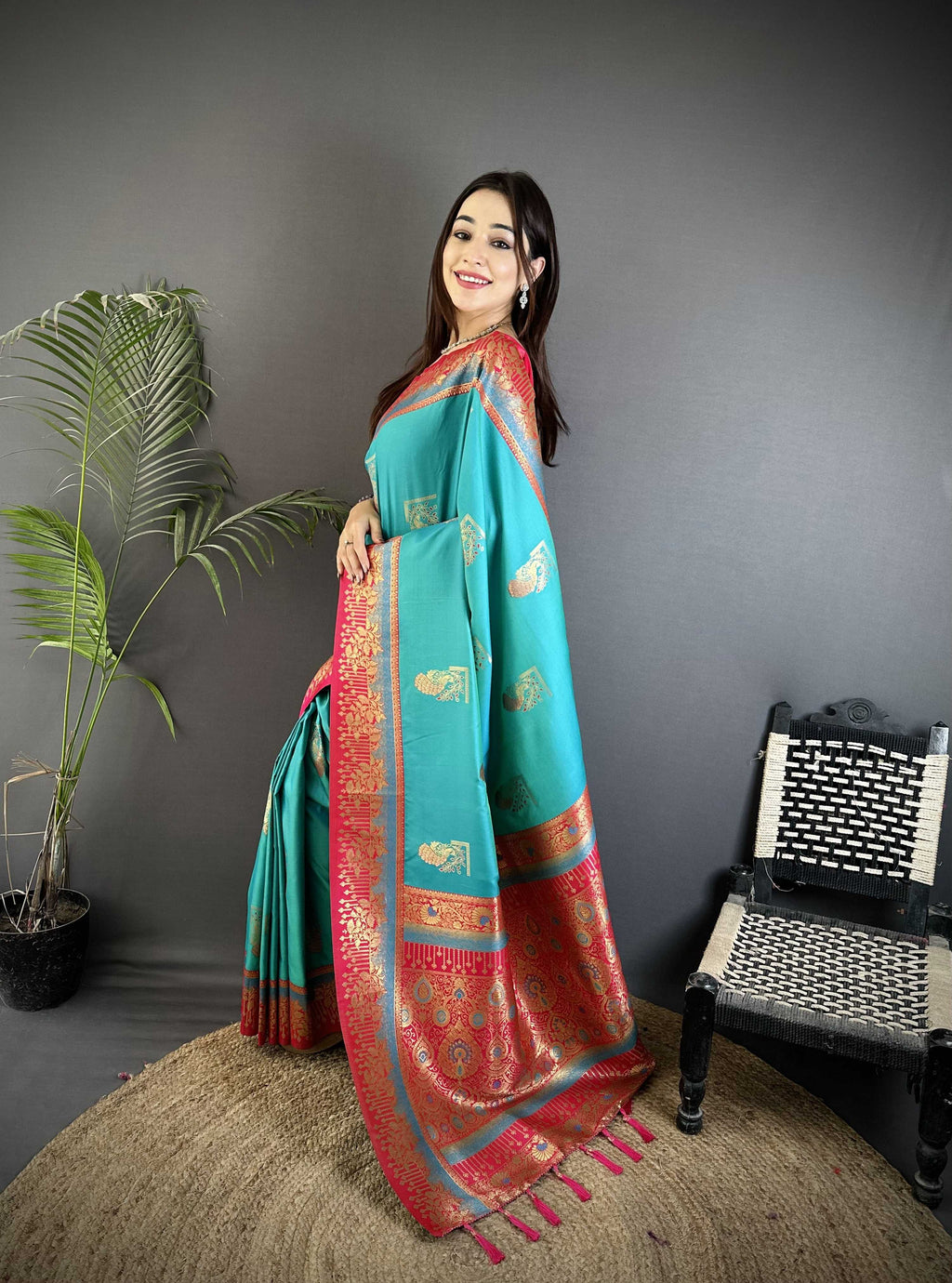 Sonakshi Women'S Teal Pure Soft Banarasi Silk With Contrast Weaving Border And Pallu Traditional Saree With Blouse | Grocsy