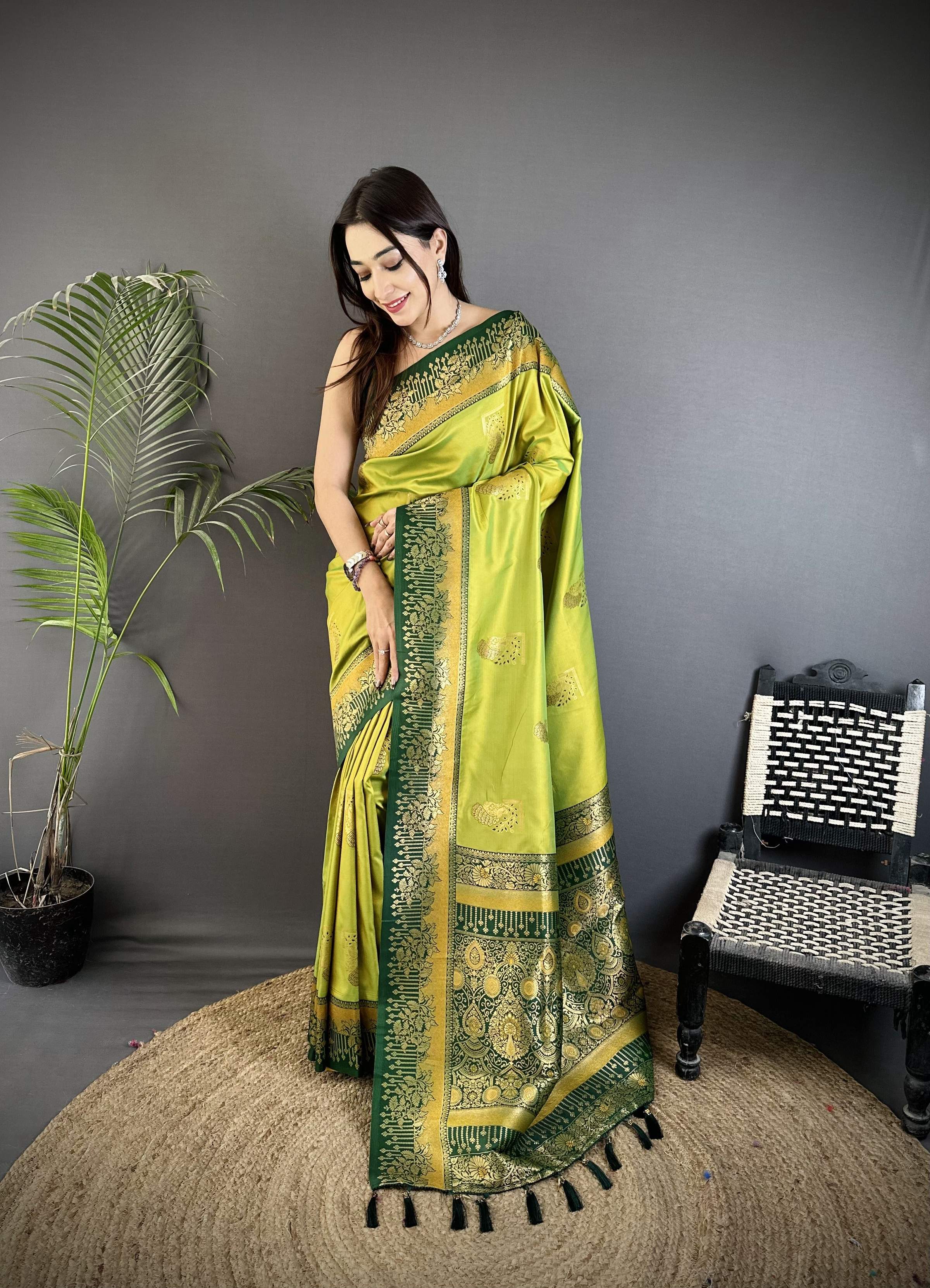 Sonakshi Women'S Mehendi Pure Soft Banarasi Silk With Contrast Weaving Border And Pallu Traditional Saree With Blouse | Grocsy