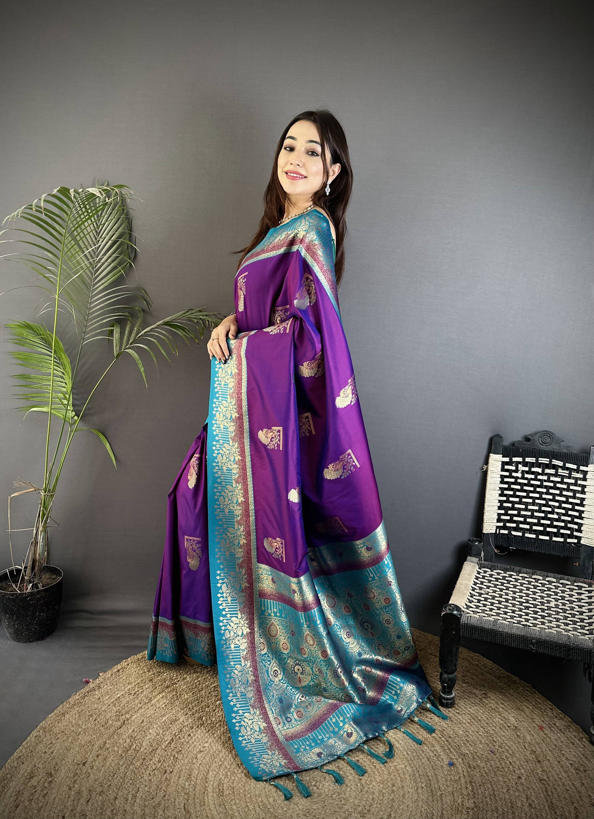 Sonakshi Women'S Blue Pure Soft Banarasi Silk With Contrast Weaving Border And Pallu Traditional Saree With Blouse | Grocsy