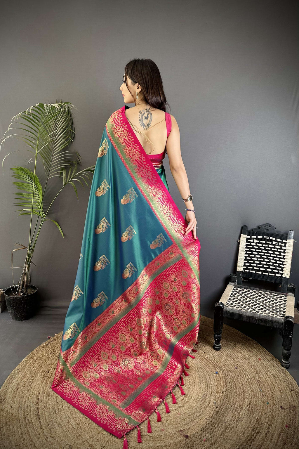 Sonakshi Women'S Teal Pure Soft Banarasi Silk With Contrast Weaving Border And Pallu Traditional Saree With Blouse | Grocsy