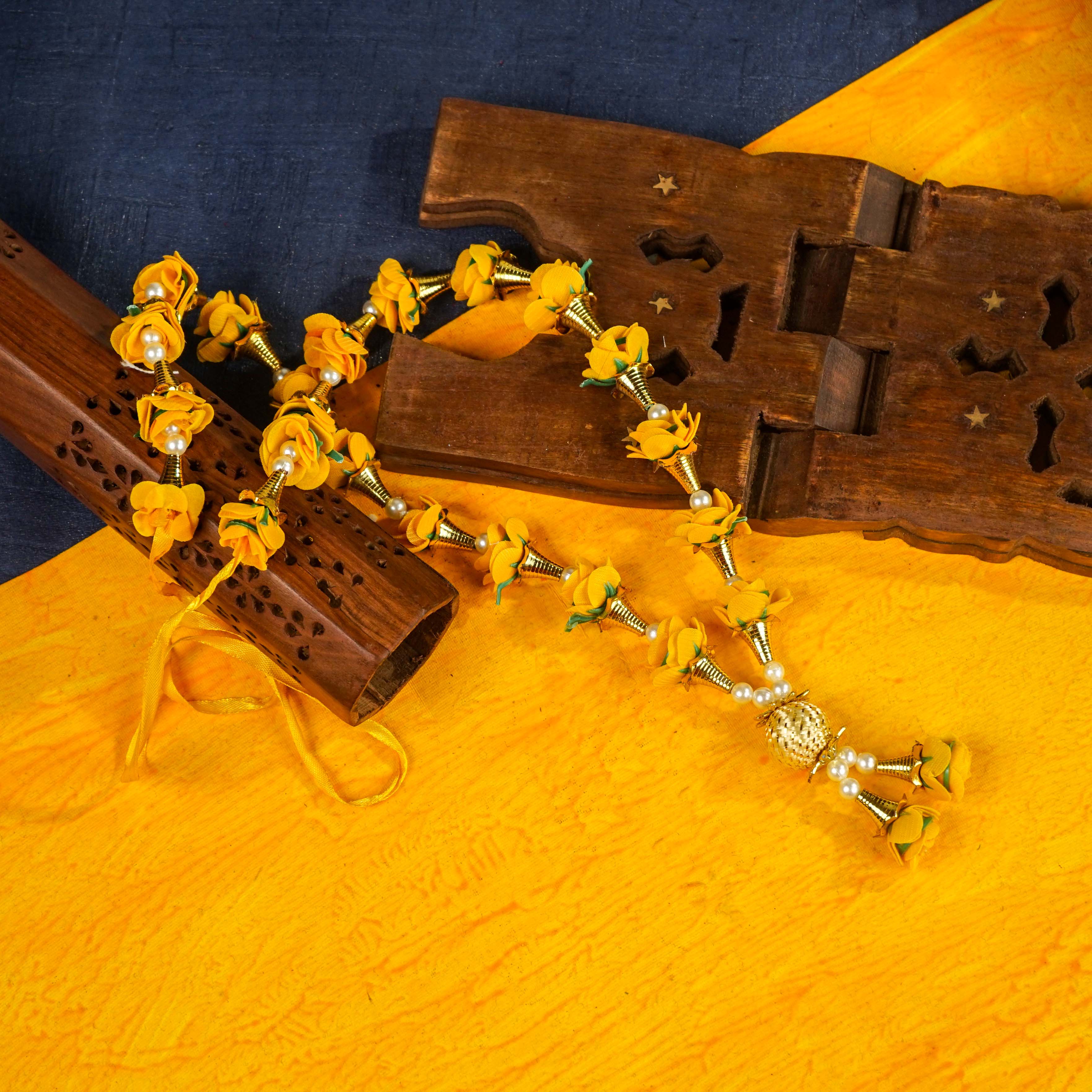 Sri Rudra Yellow Rose & Moti Mala (SR 0176) | Grocsy