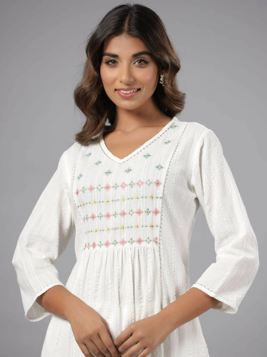 Juniper Women White Seer Sucker Embroidered High Slit Kurta | Grocsy